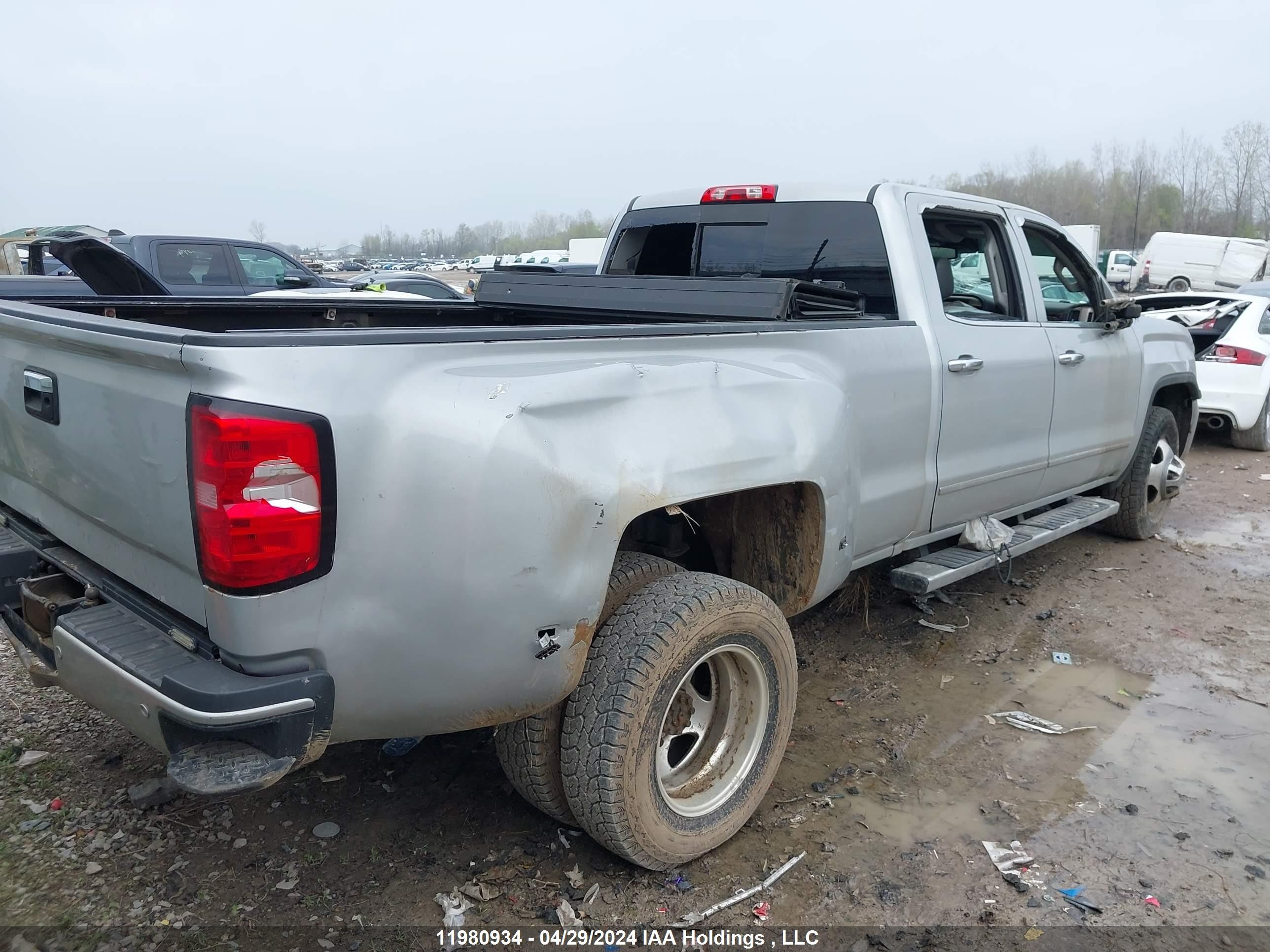 Photo 3 VIN: 1GT42YEG4GF115188 - GMC NULL 