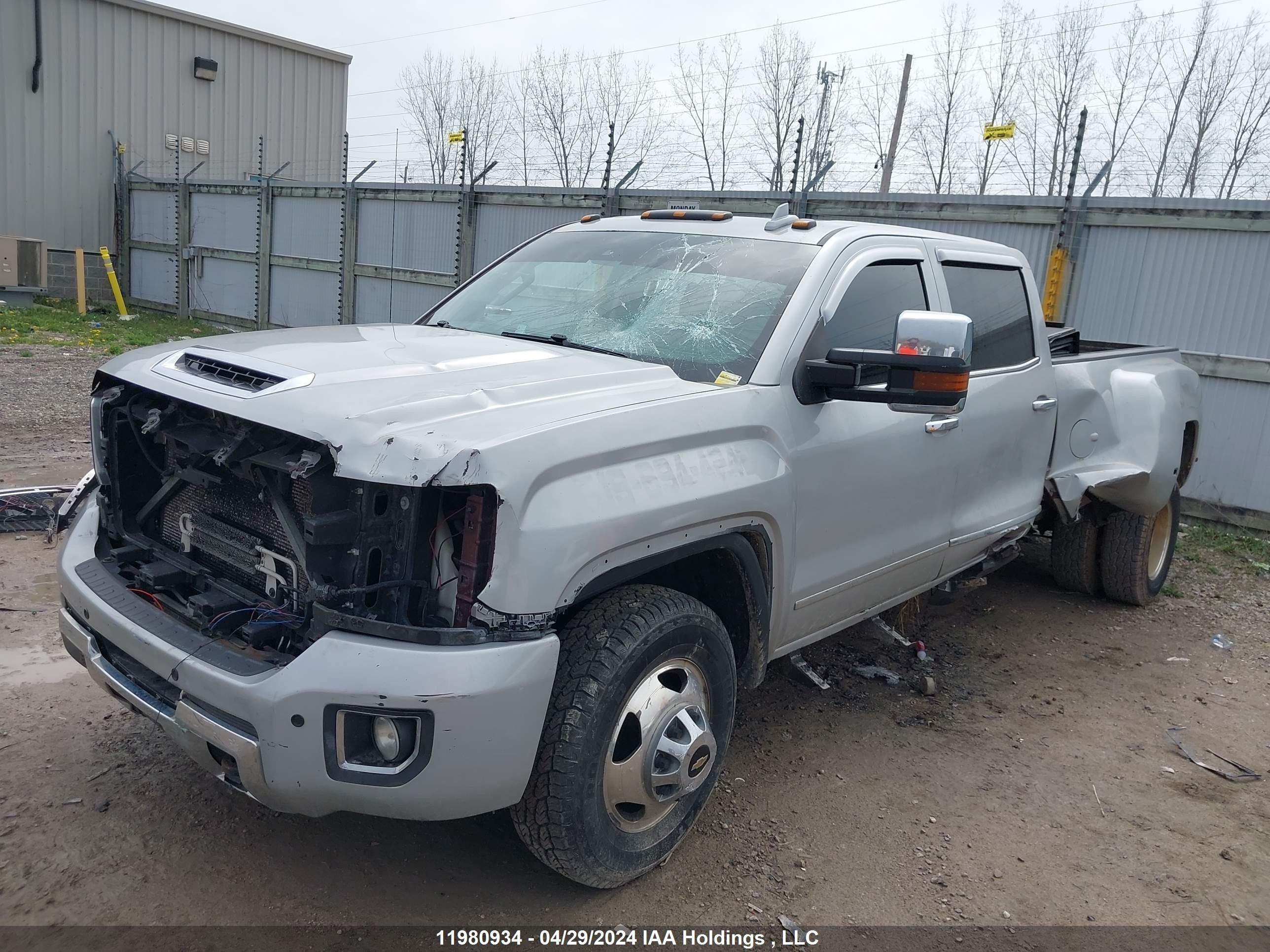 Photo 5 VIN: 1GT42YEG4GF115188 - GMC NULL 