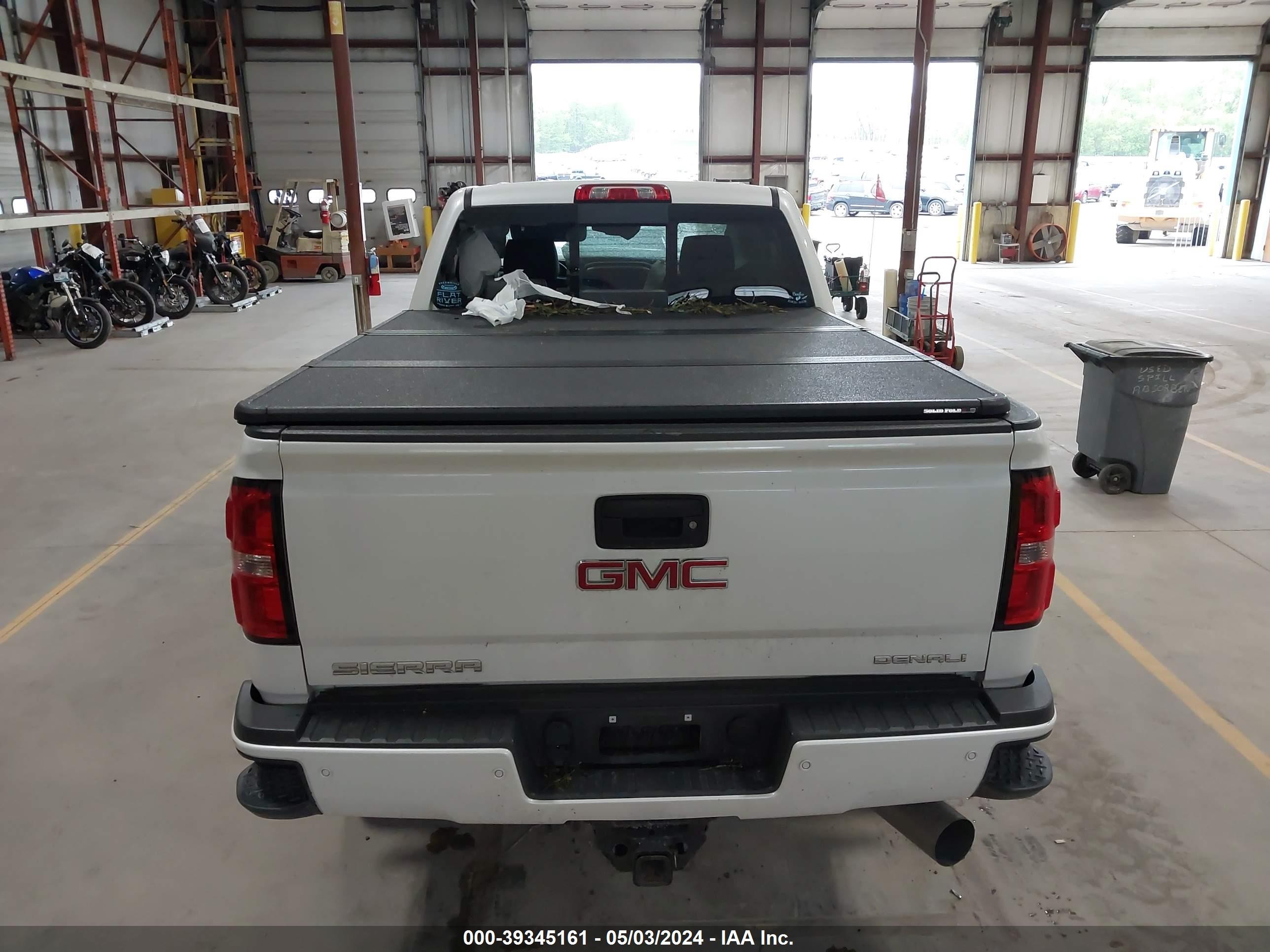 Photo 14 VIN: 1GT42YEY1JF264075 - GMC NULL 