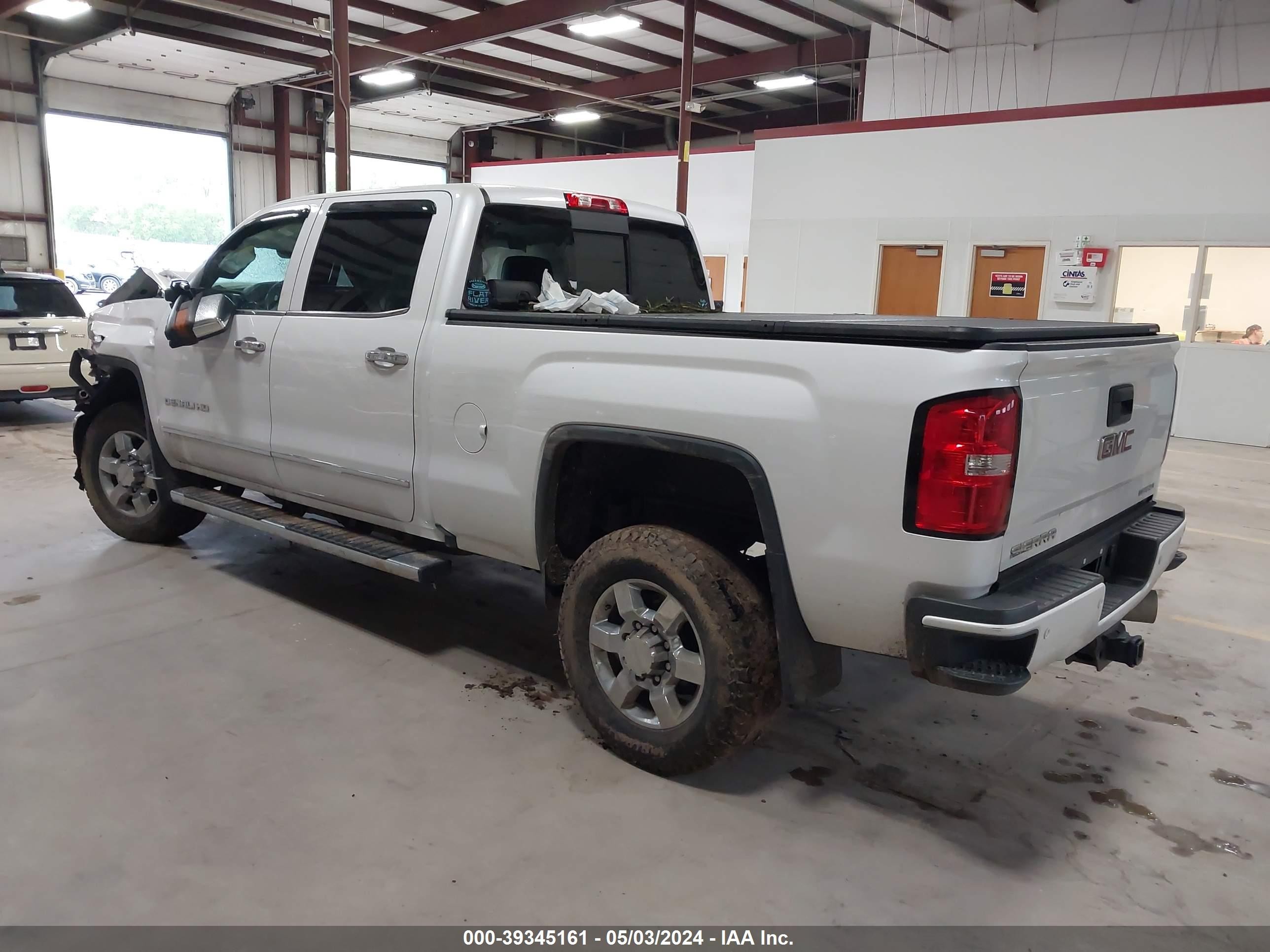 Photo 2 VIN: 1GT42YEY1JF264075 - GMC NULL 