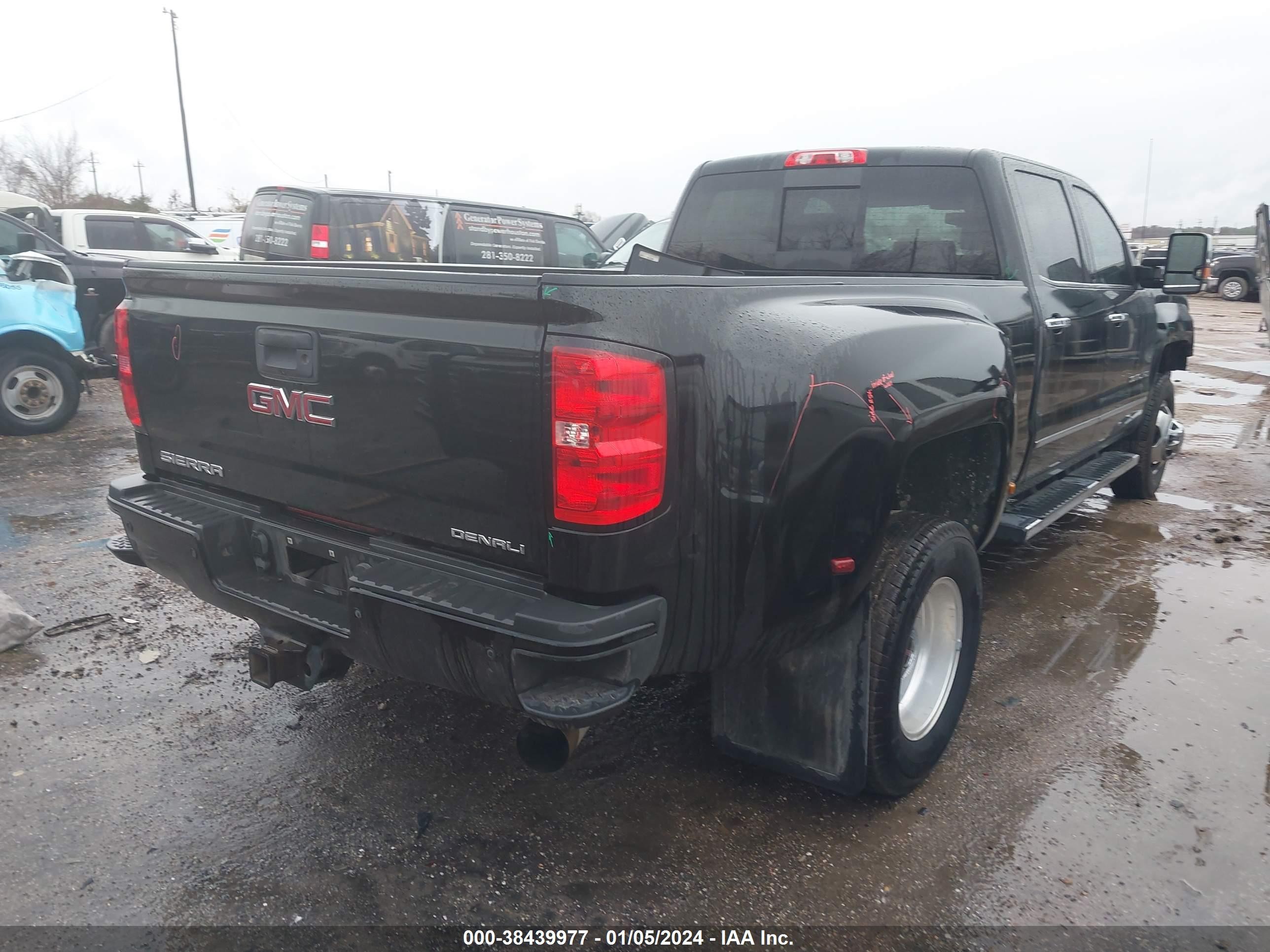 Photo 3 VIN: 1GT42YEY3HF165879 - GMC SIERRA 