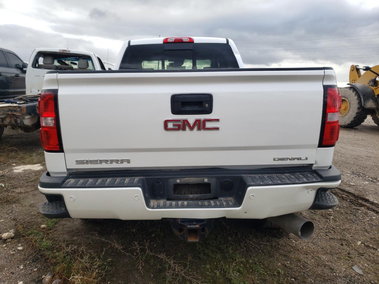 Photo 5 VIN: 1GT42YEY5JF196833 - GMC SIERRA 