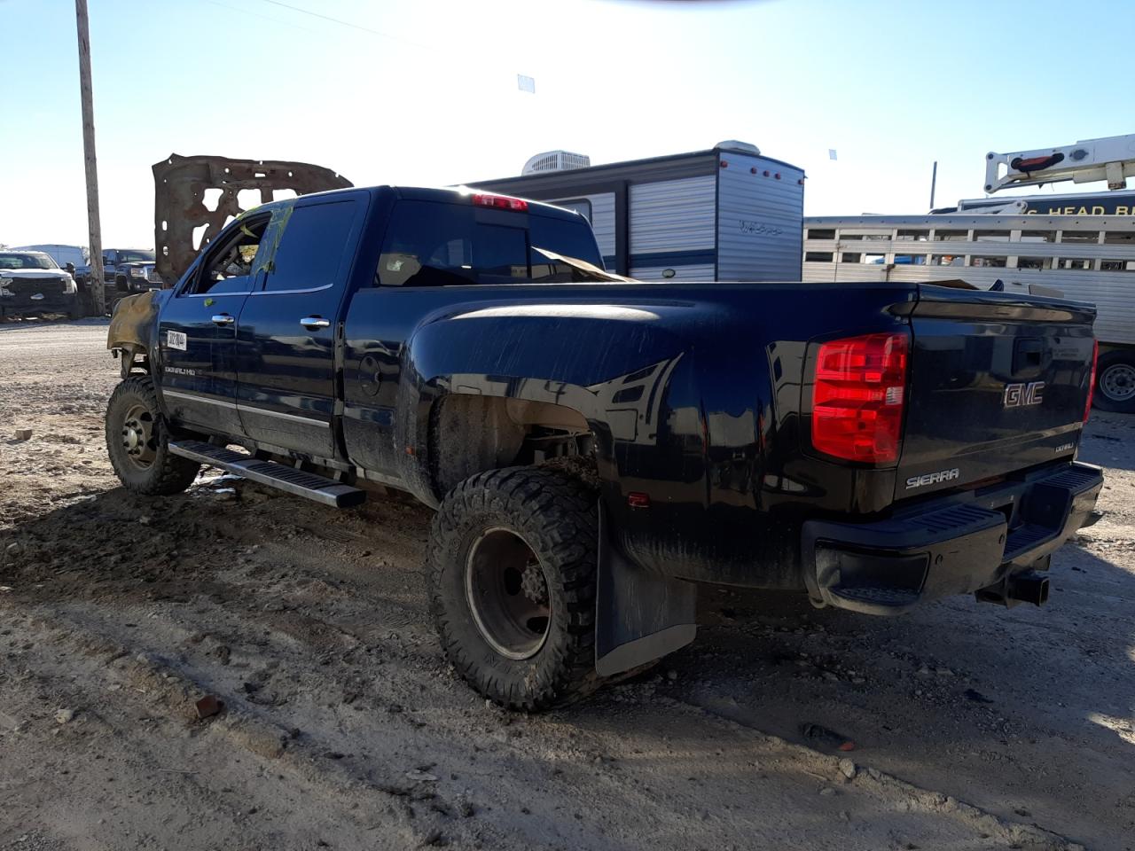 Photo 1 VIN: 1GT42YEY8JF284484 - GMC SIERRA 