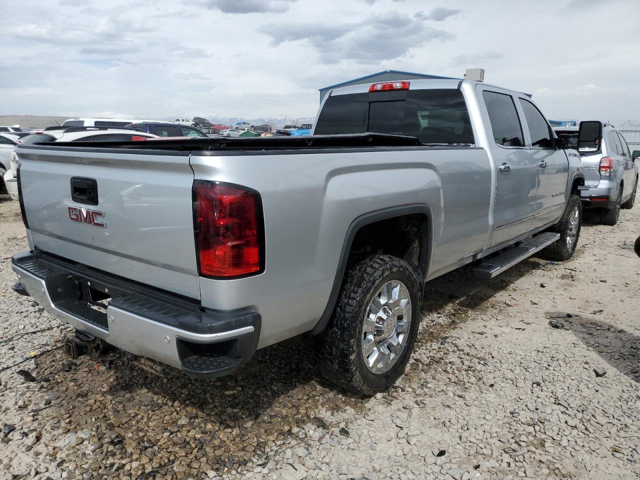 Photo 2 VIN: 1GT42YEYXHF177656 - GMC SIERRA 