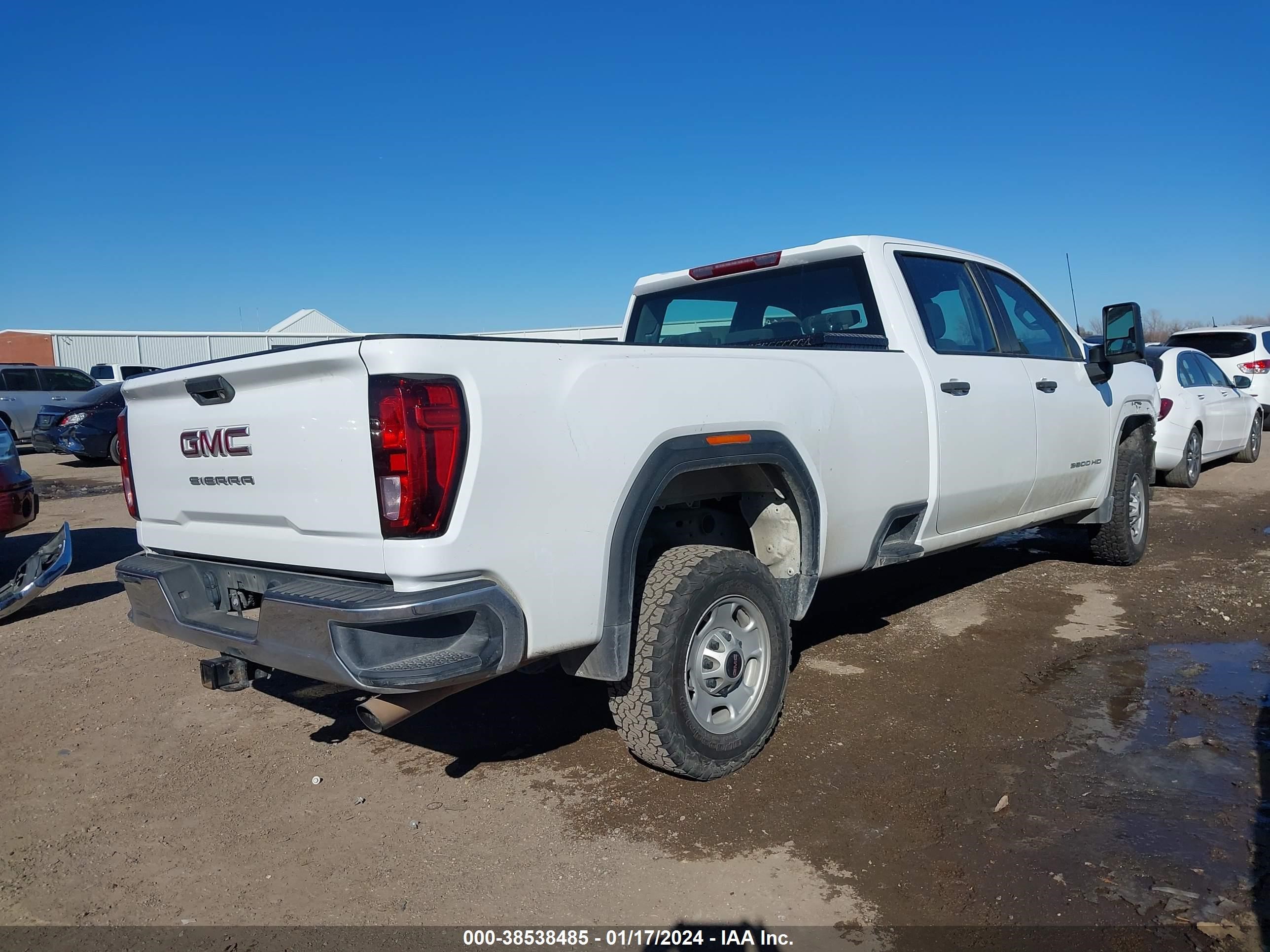 Photo 2 VIN: 1GT48LE74MF288304 - GMC SIERRA 