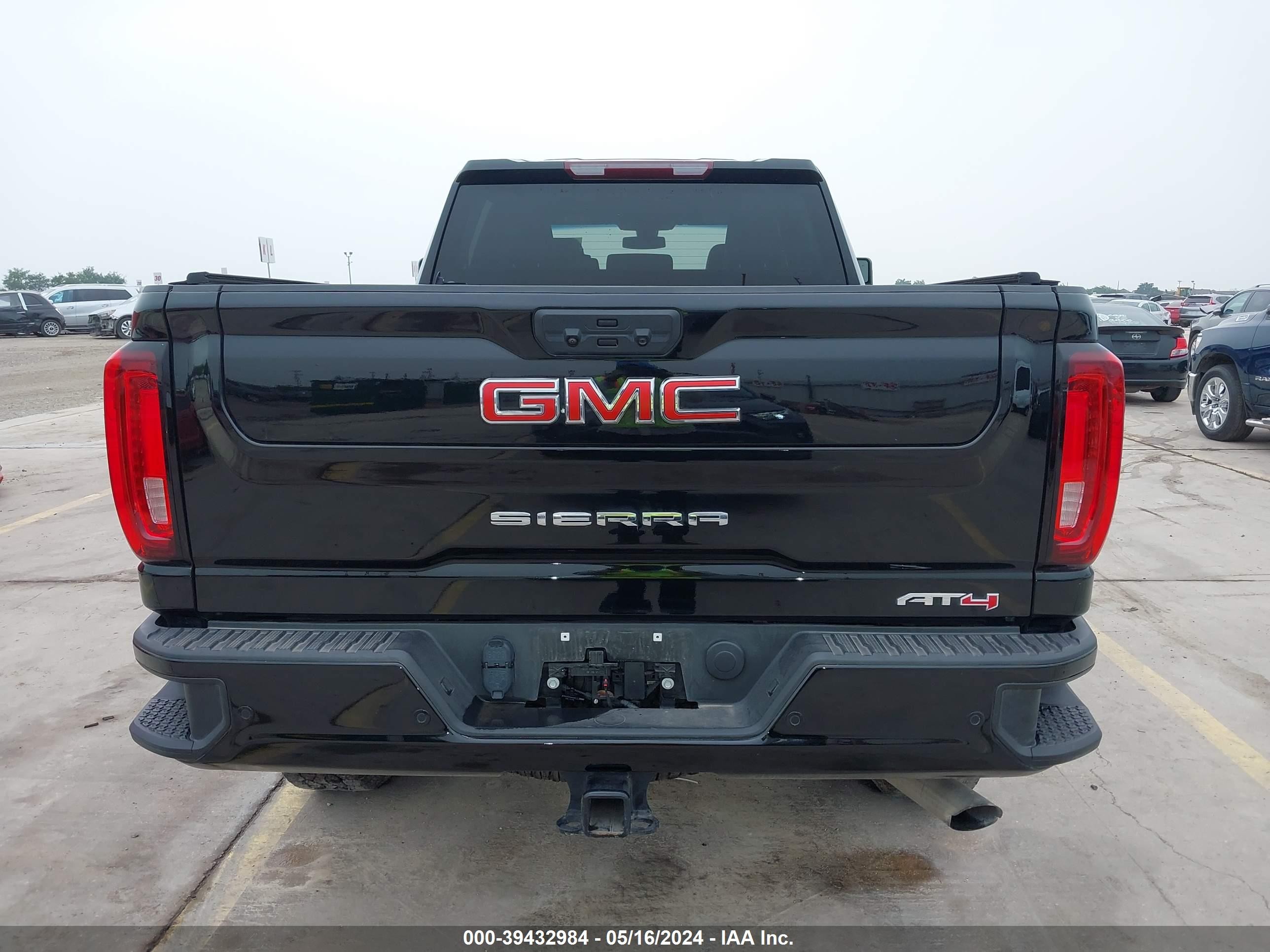 Photo 14 VIN: 1GT49PE70PF143429 - GMC SIERRA 