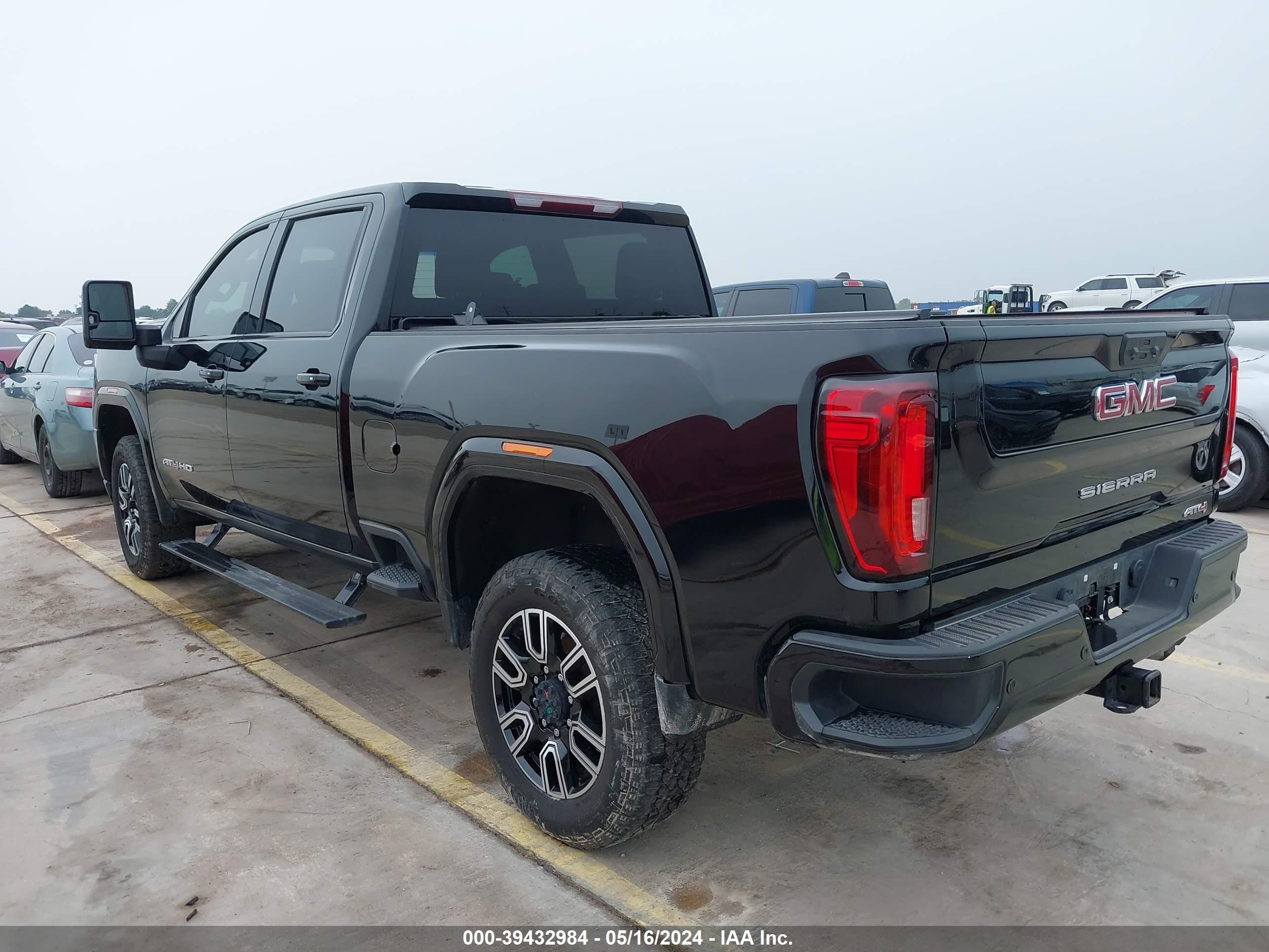 Photo 2 VIN: 1GT49PE70PF143429 - GMC SIERRA 