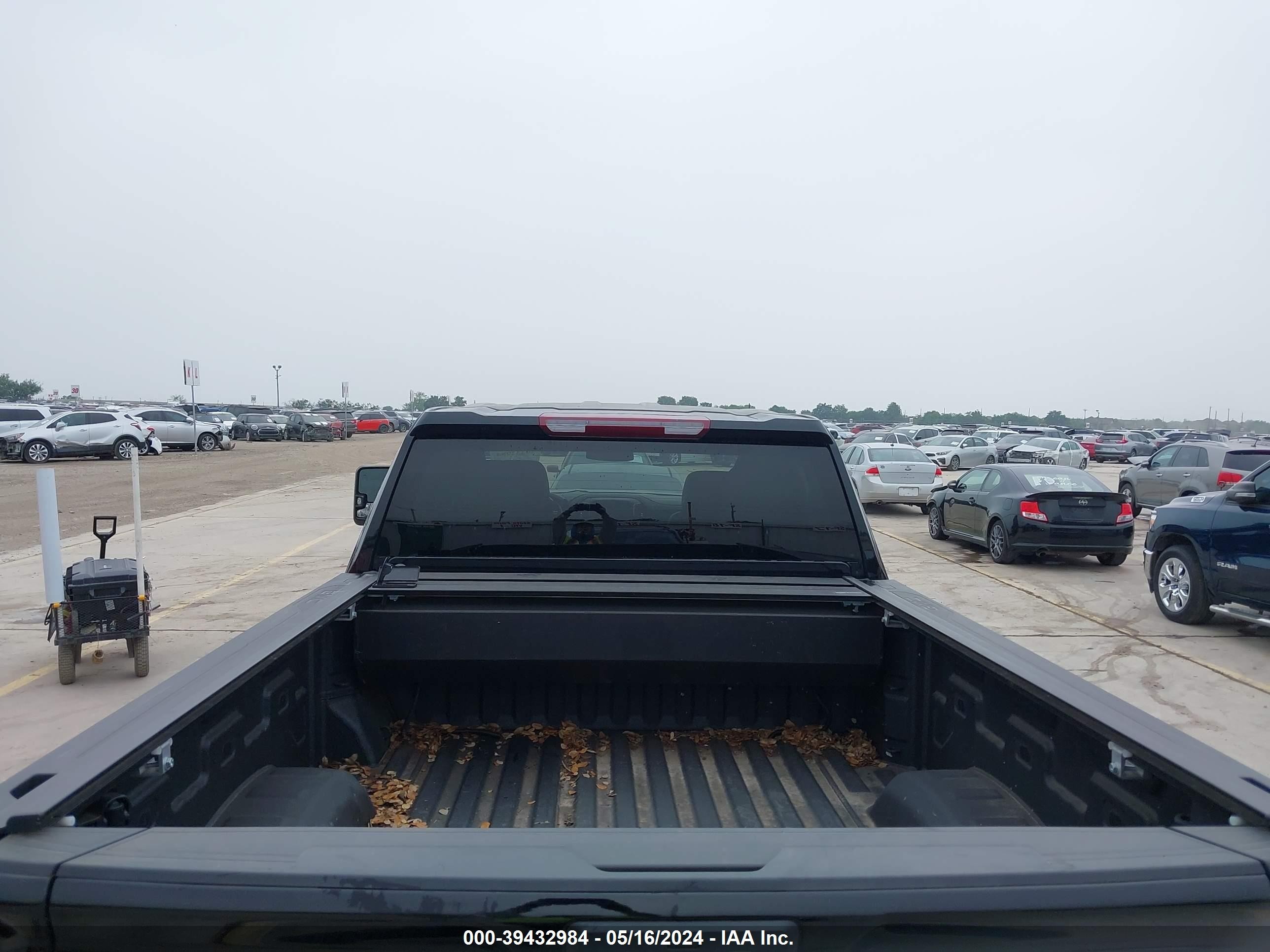 Photo 5 VIN: 1GT49PE70PF143429 - GMC SIERRA 