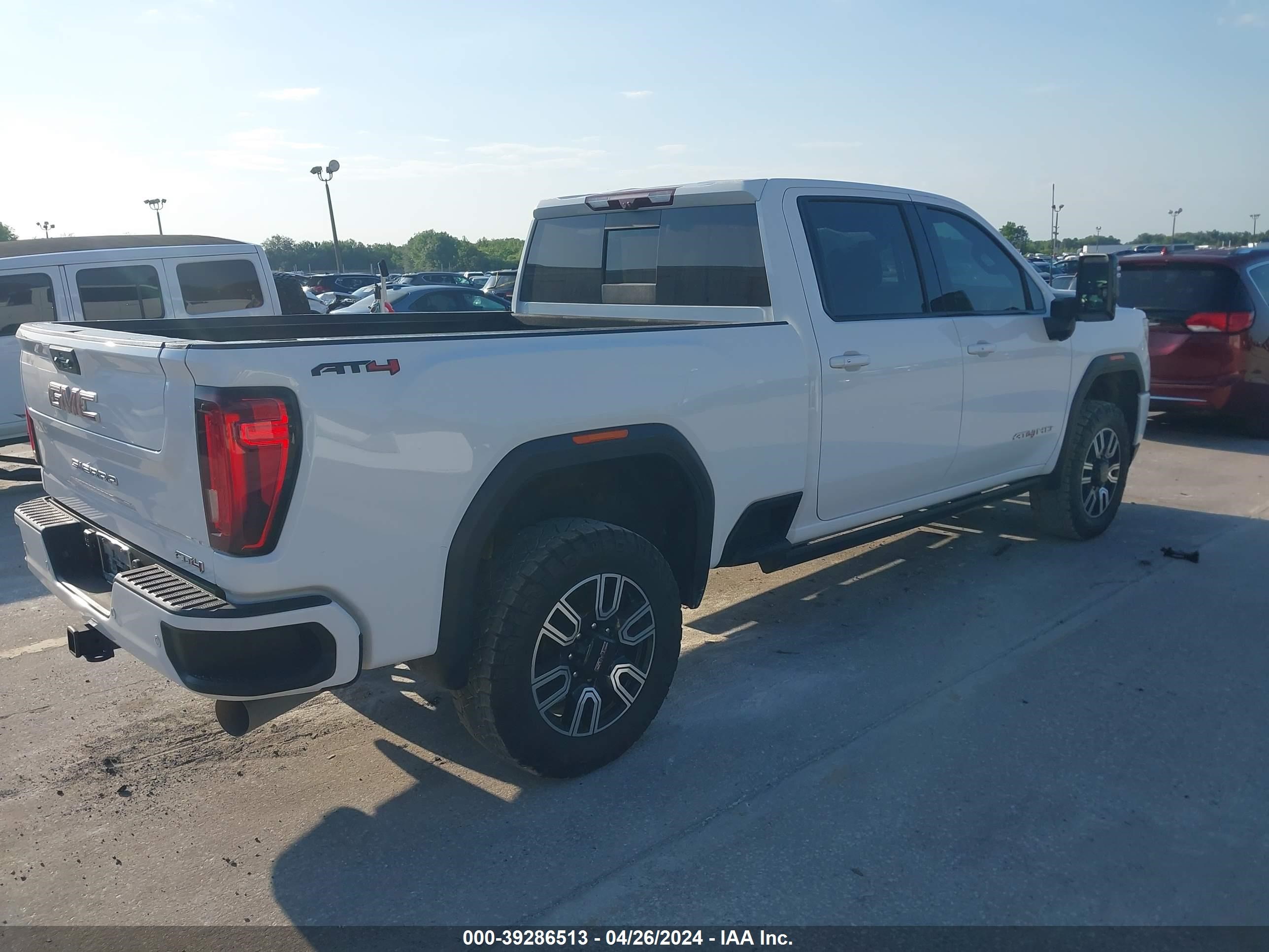 Photo 3 VIN: 1GT49PEY0NF291098 - GMC SIERRA 