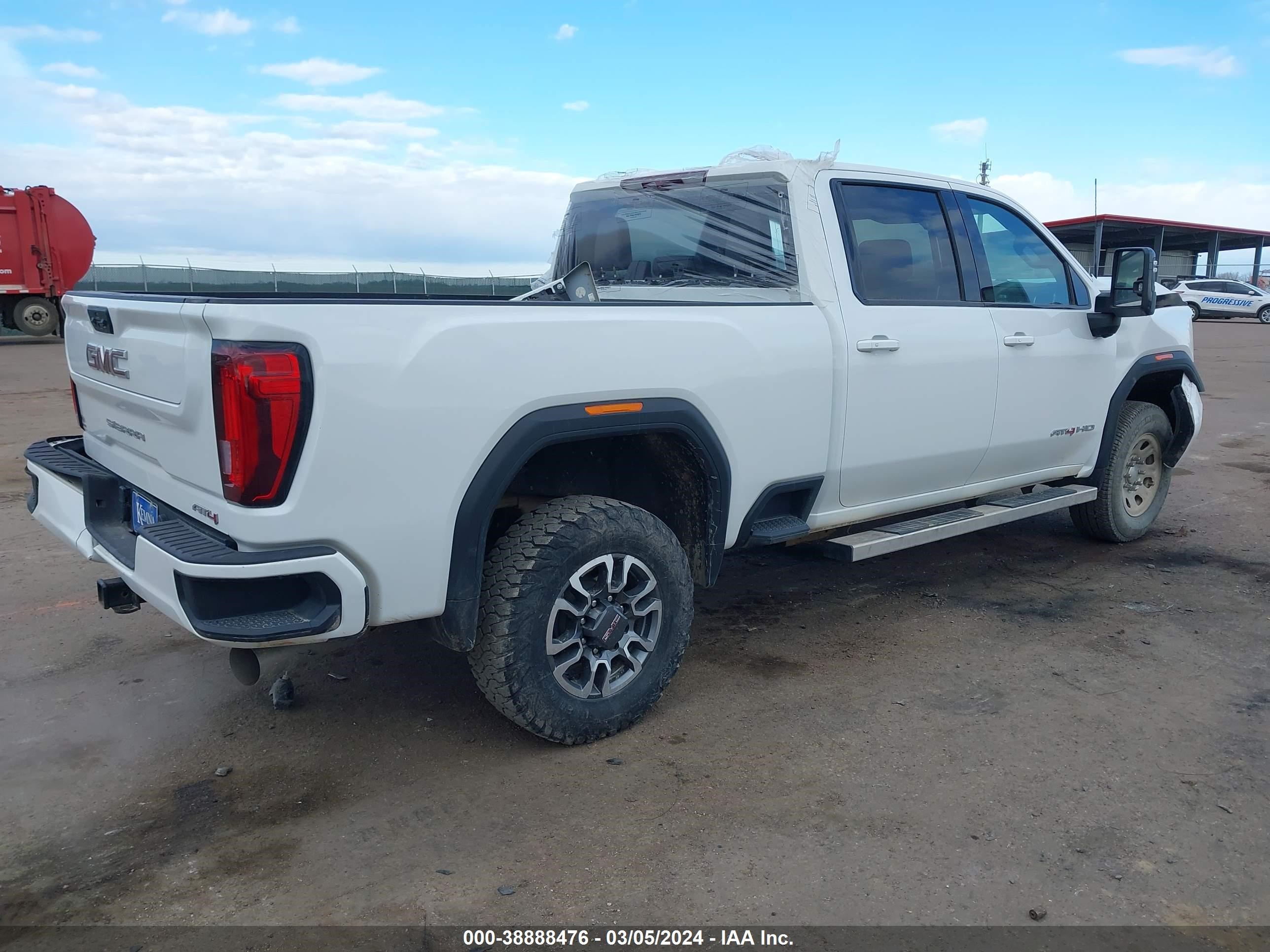 Photo 3 VIN: 1GT49PEY1NF128914 - GMC SIERRA 