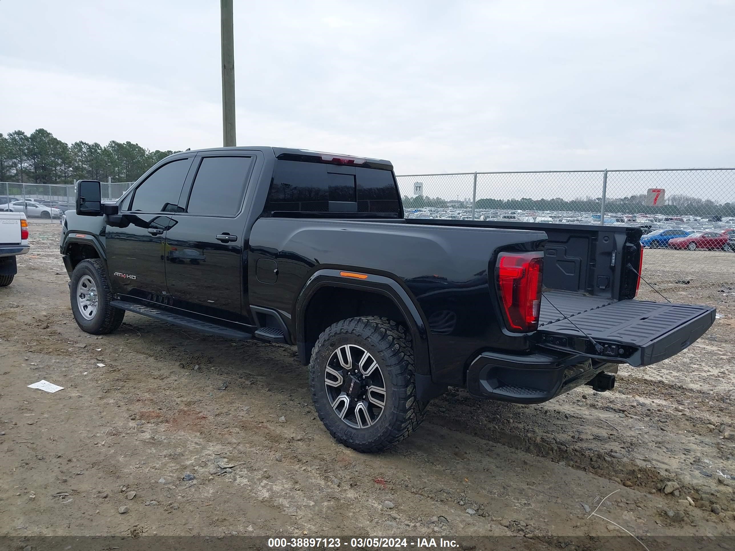 Photo 2 VIN: 1GT49PEY3NF265580 - GMC SIERRA 