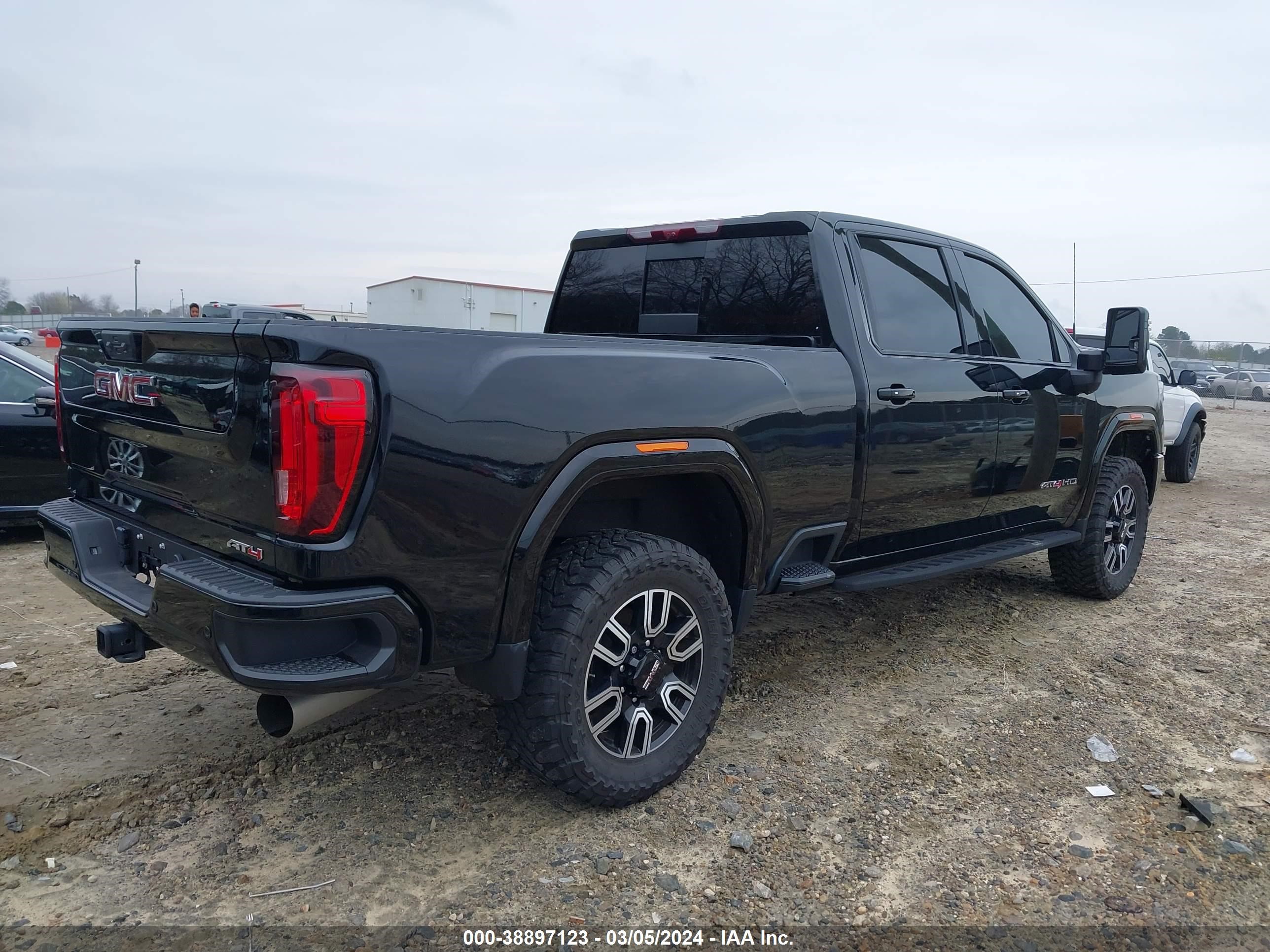 Photo 3 VIN: 1GT49PEY3NF265580 - GMC SIERRA 