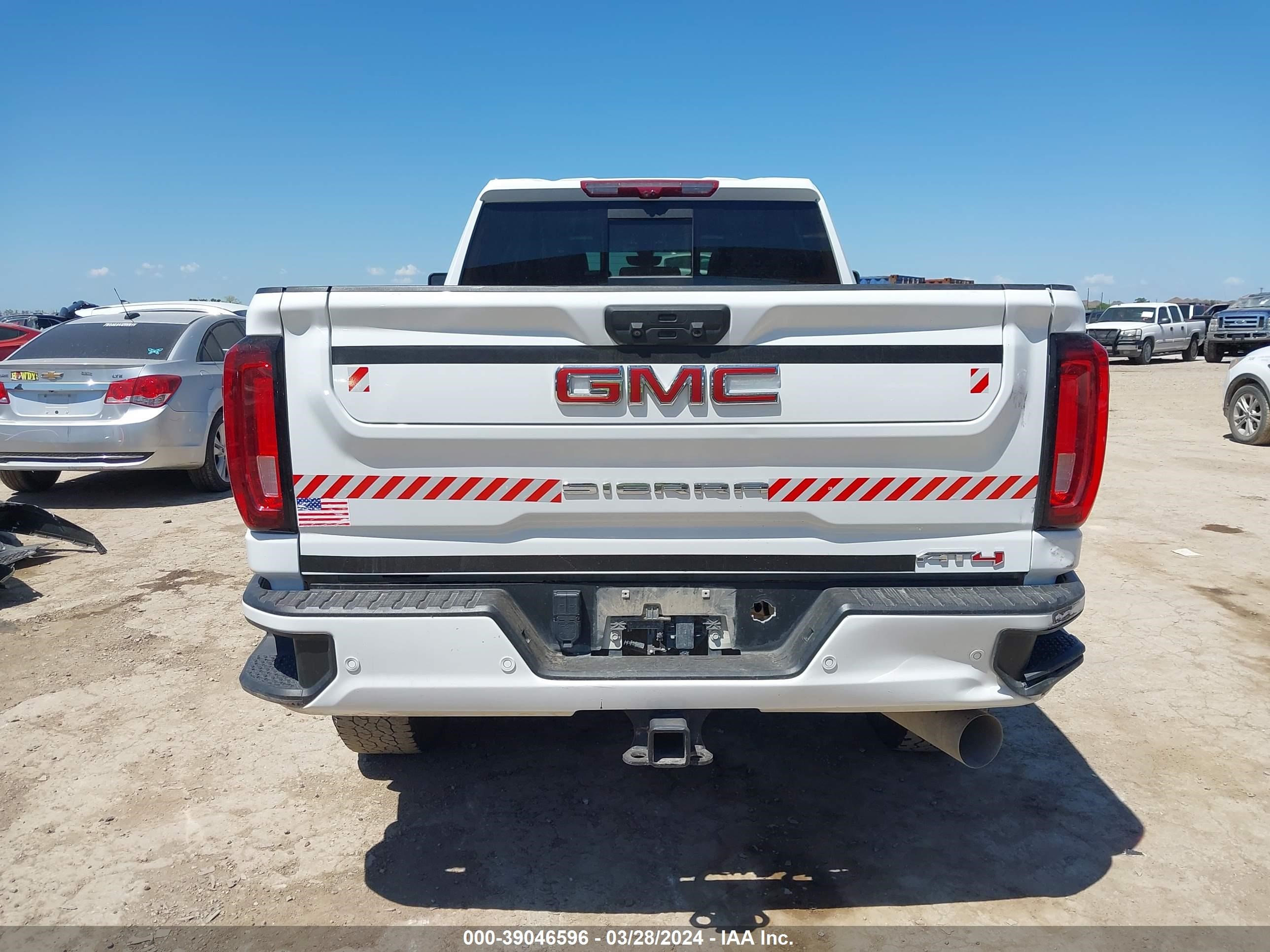 Photo 14 VIN: 1GT49PEY8NF175311 - GMC SIERRA 