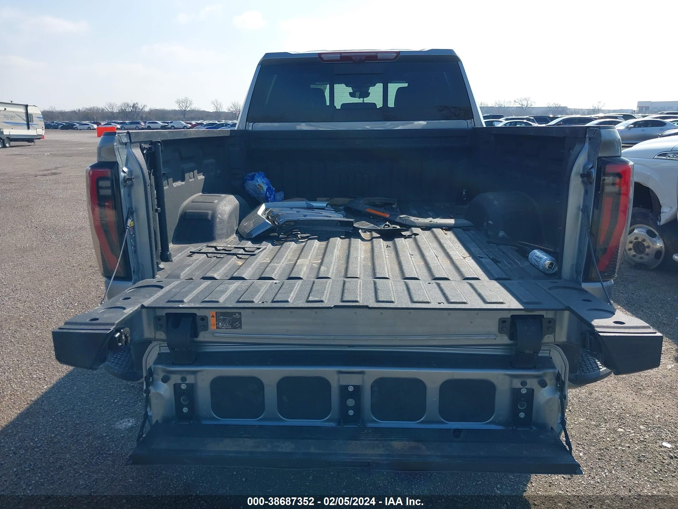 Photo 11 VIN: 1GT49PEY9RF143649 - GMC SIERRA 