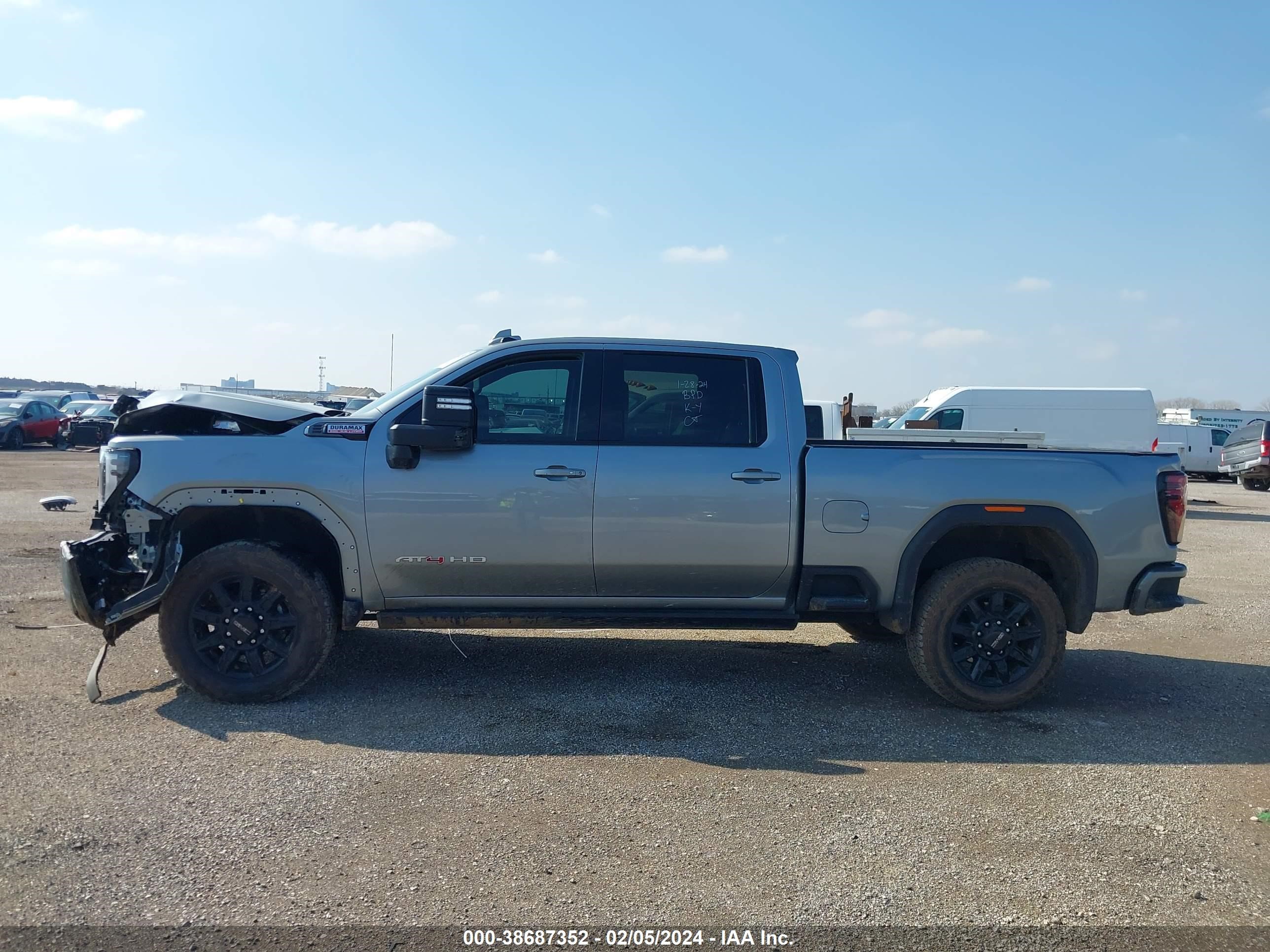 Photo 5 VIN: 1GT49PEY9RF143649 - GMC SIERRA 