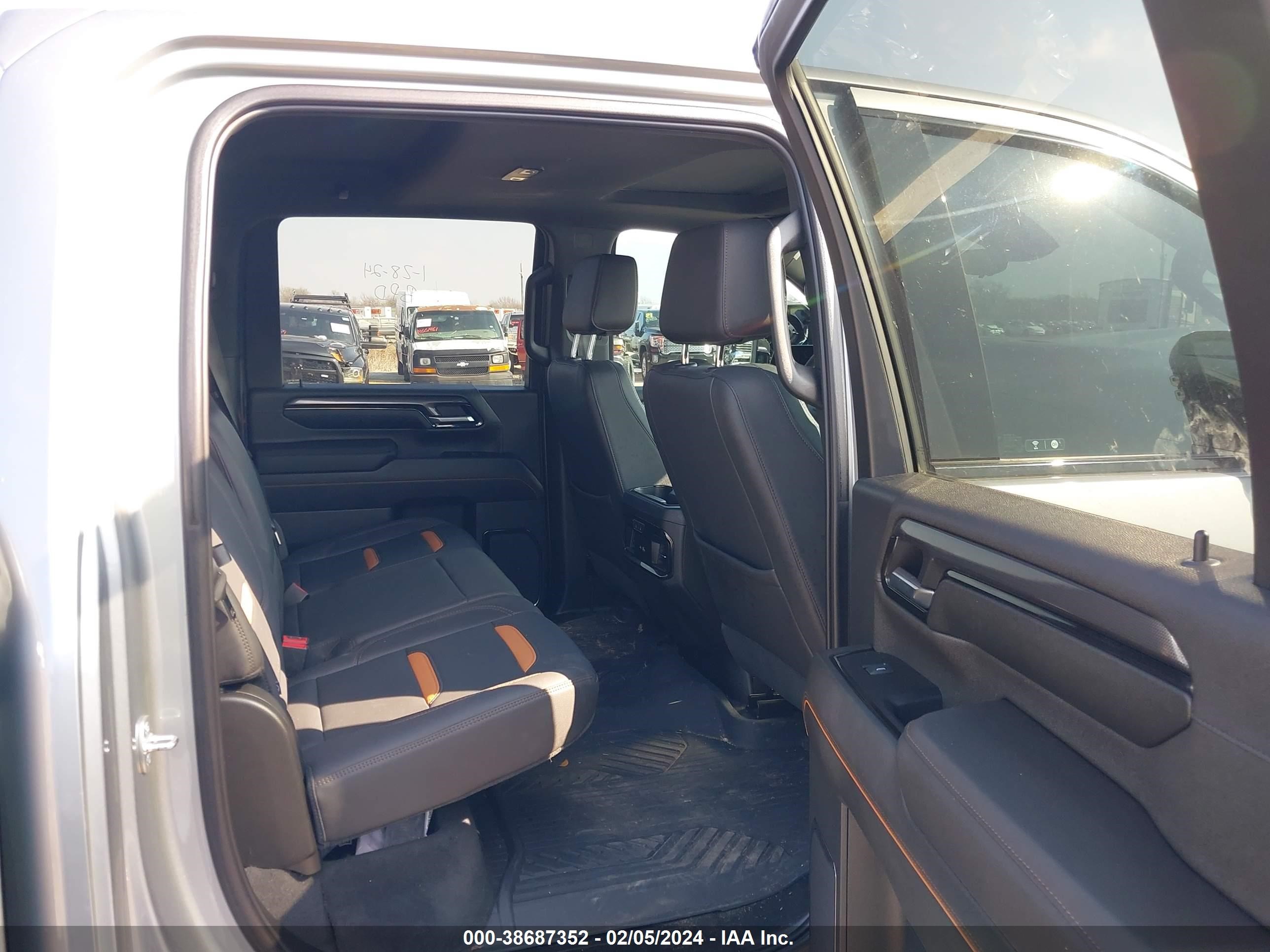 Photo 6 VIN: 1GT49PEY9RF143649 - GMC SIERRA 