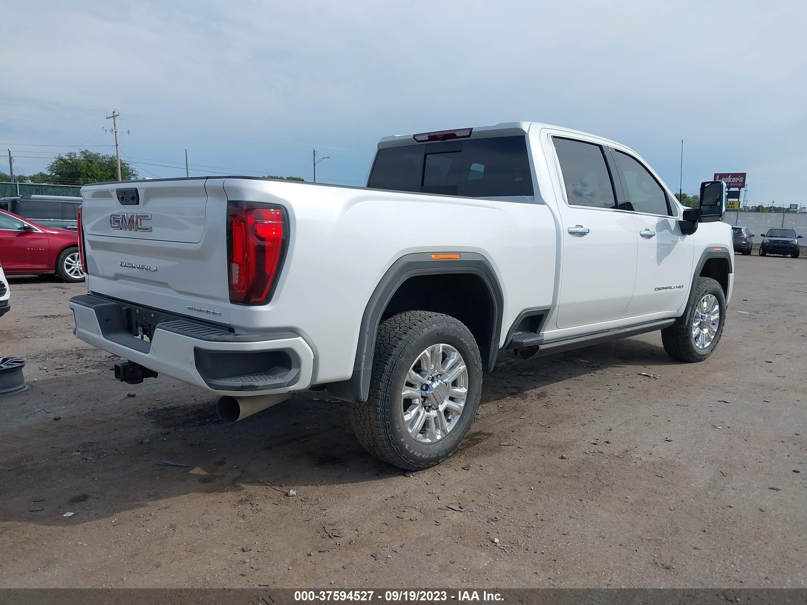 Photo 2 VIN: 1GT49REY4NF235581 - GMC SIERRA 