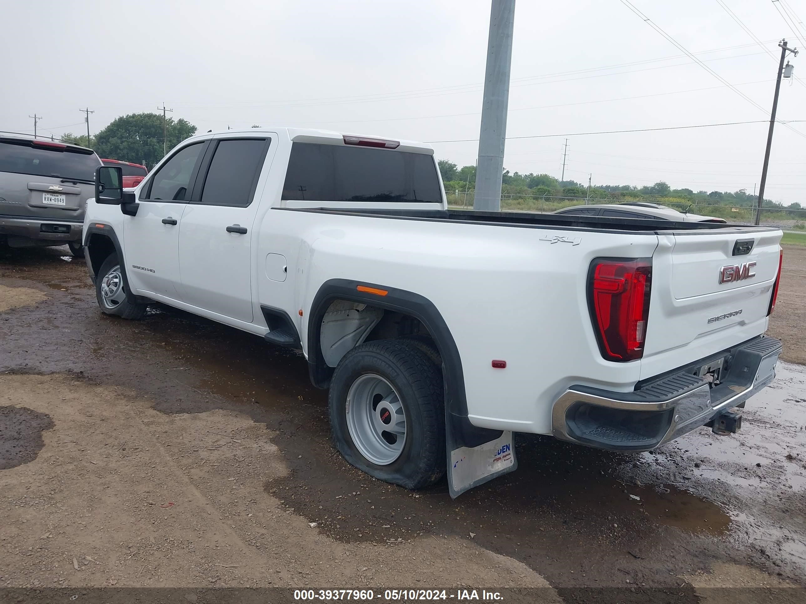 Photo 2 VIN: 1GT49SEY4NF218531 - GMC NULL 