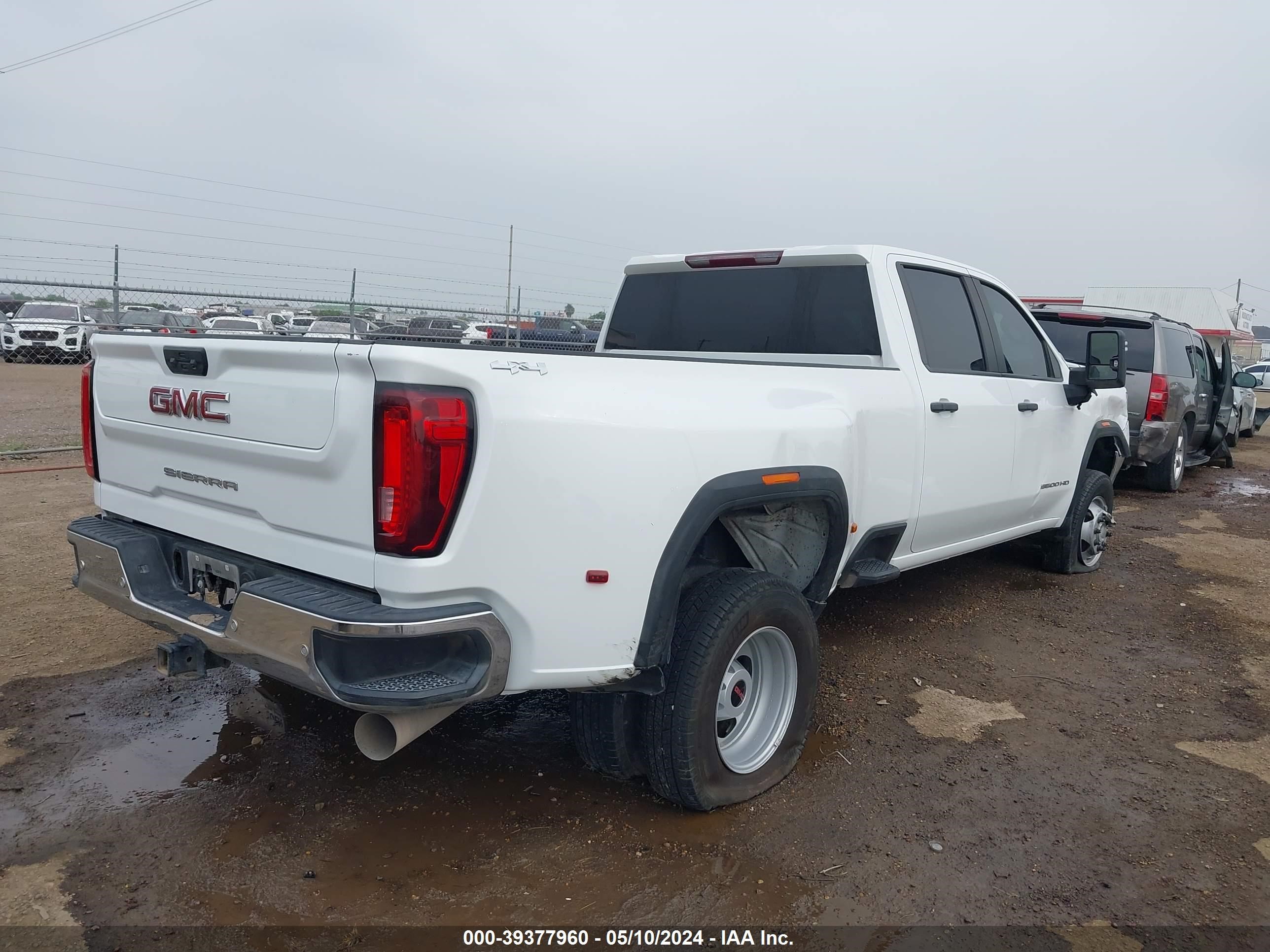 Photo 3 VIN: 1GT49SEY4NF218531 - GMC NULL 