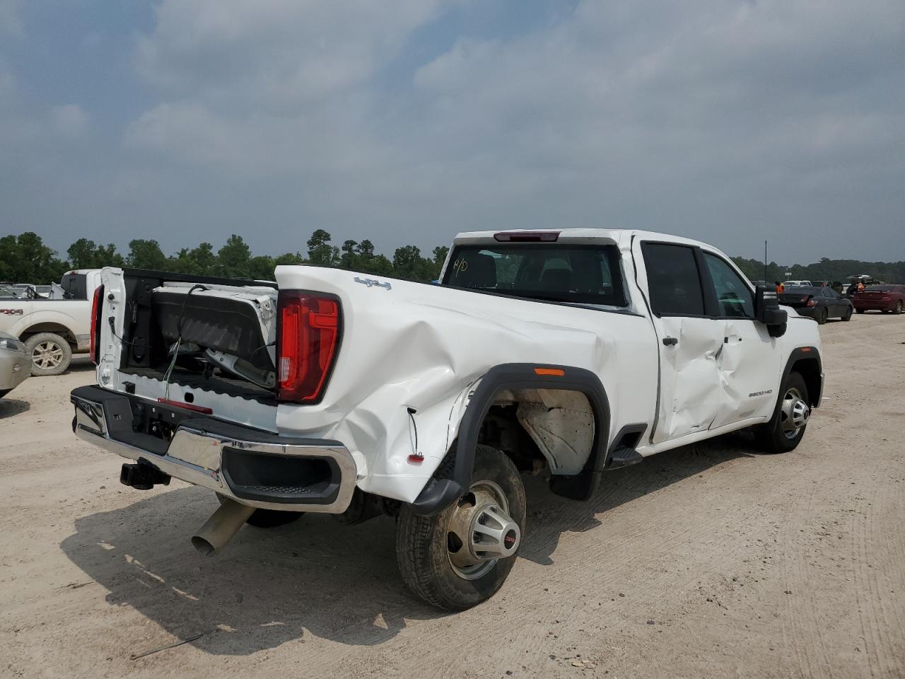 Photo 4 VIN: 1GT49SEY7PF195913 - GMC SIERRA 