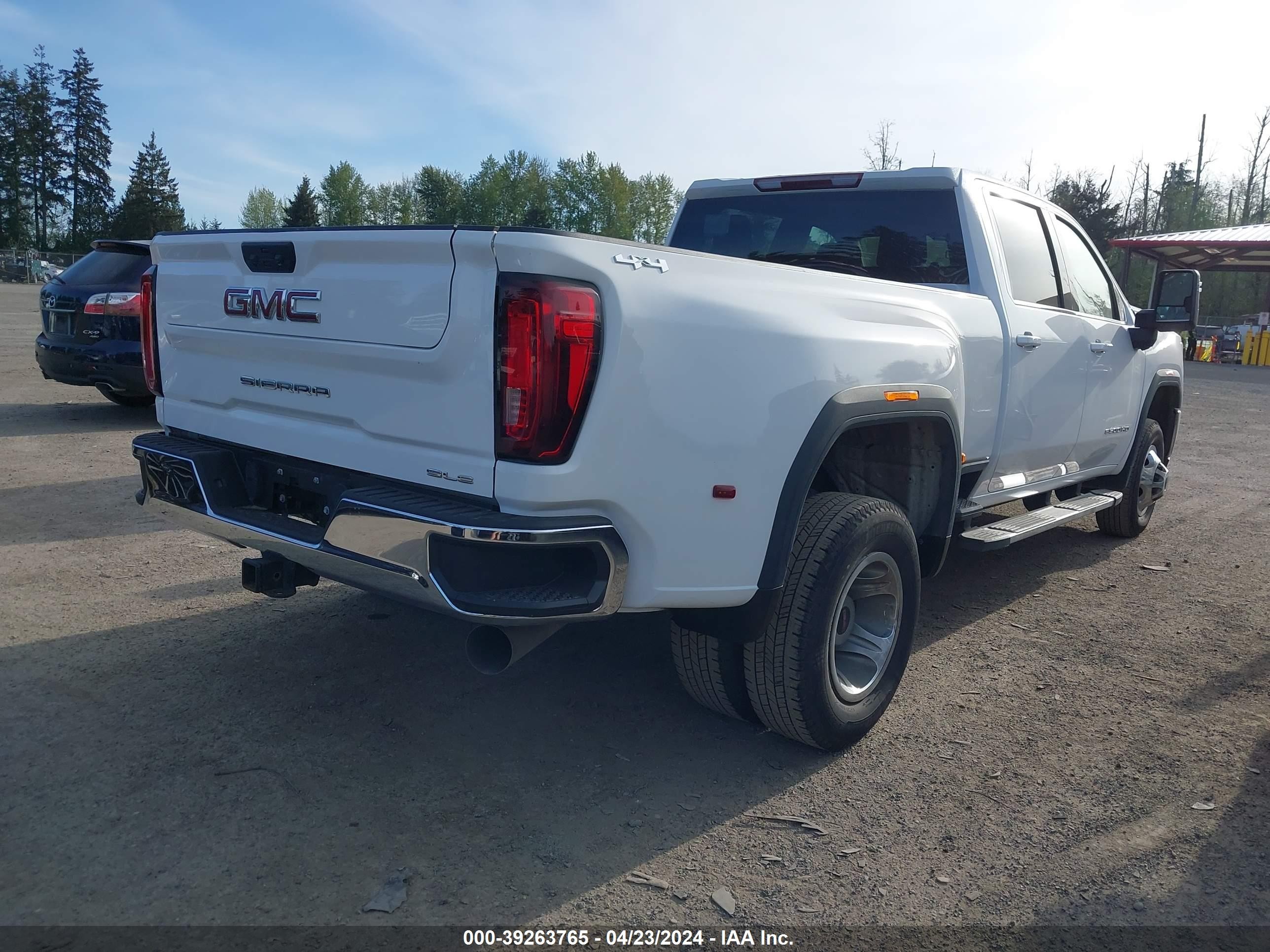 Photo 3 VIN: 1GT49TEY5PF217199 - GMC SIERRA 