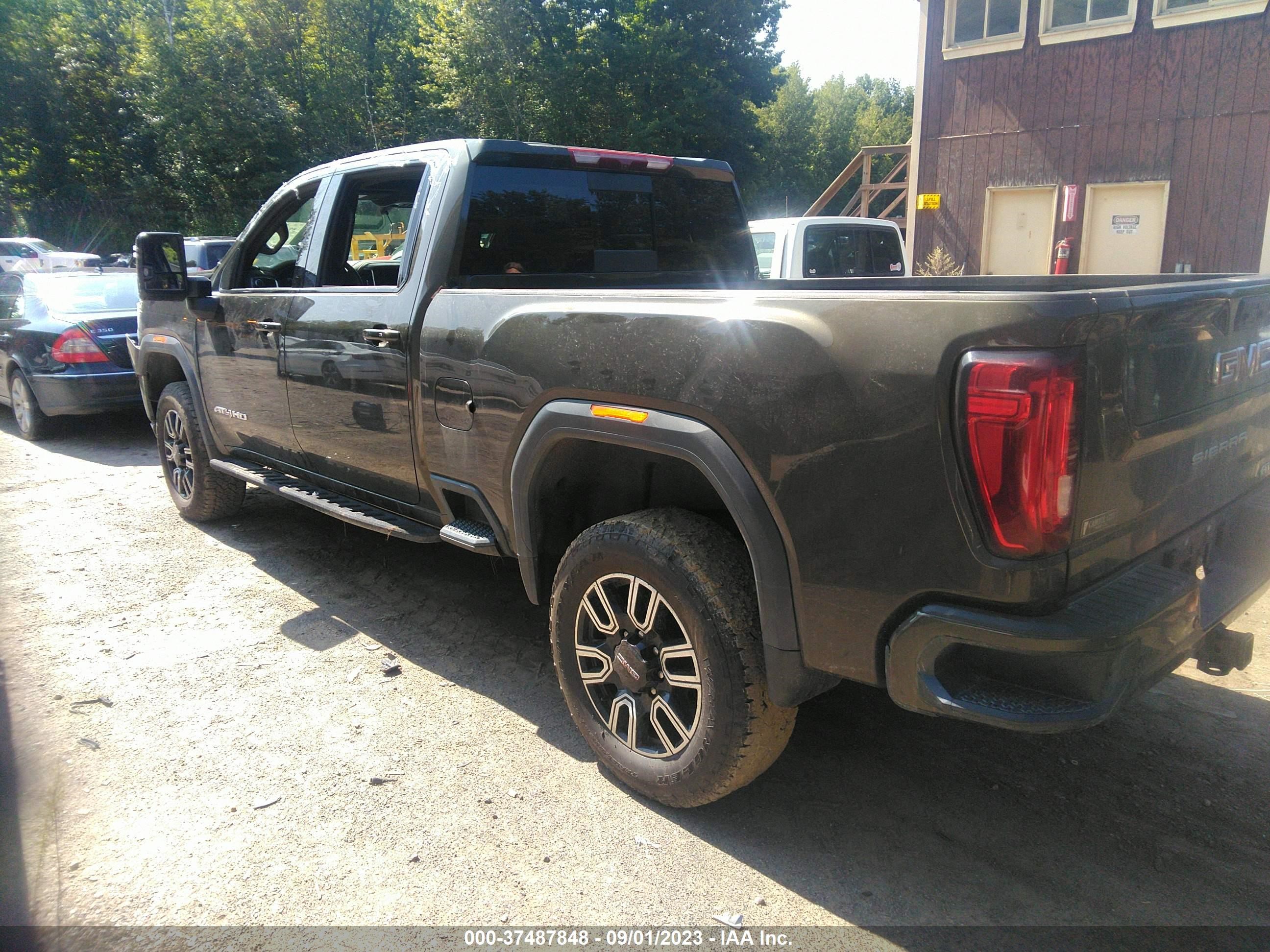 Photo 2 VIN: 1GT49VE74PF150517 - GMC SIERRA 