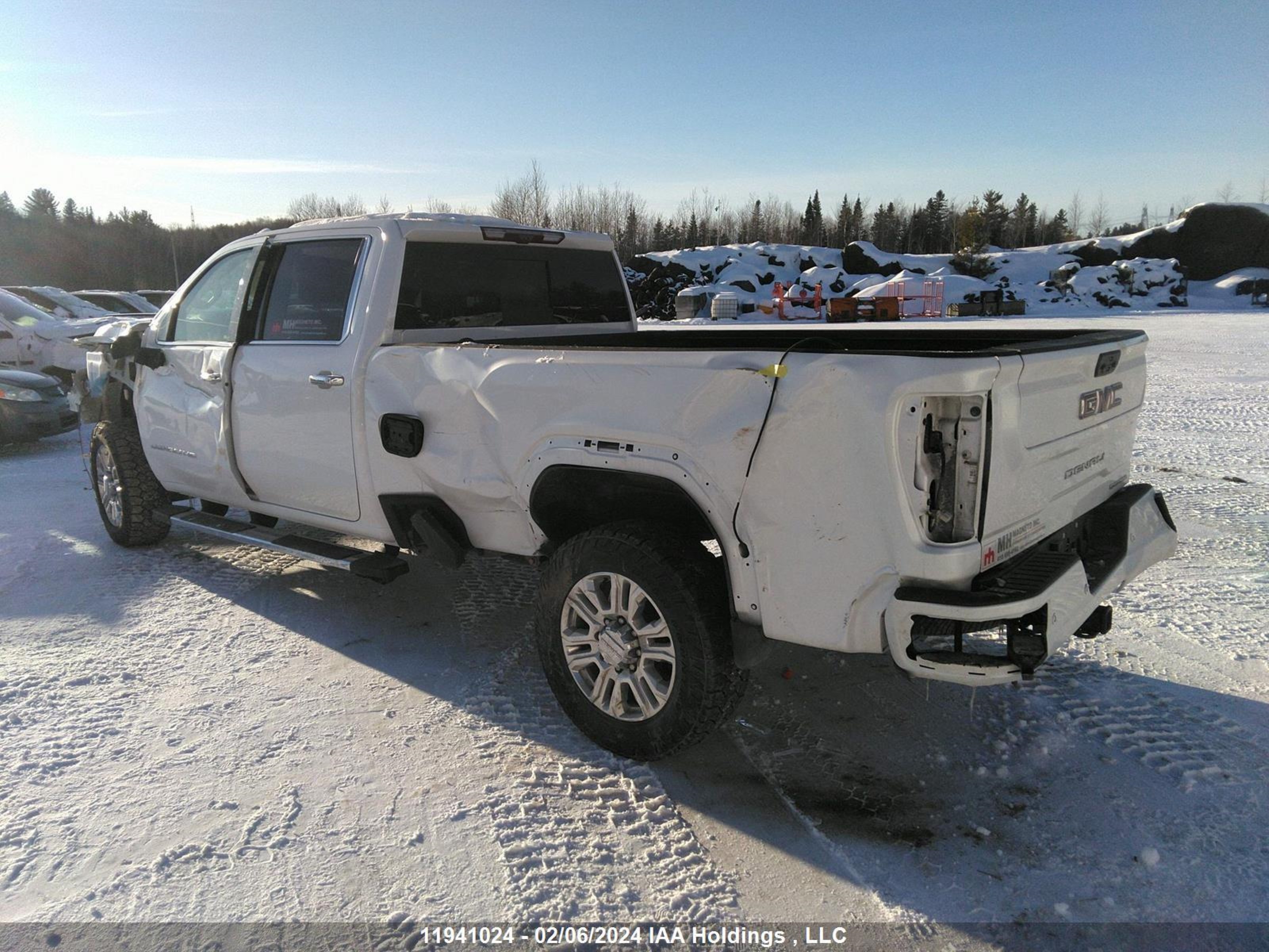 Photo 2 VIN: 1GT49WEY7PF158044 - GMC NULL 