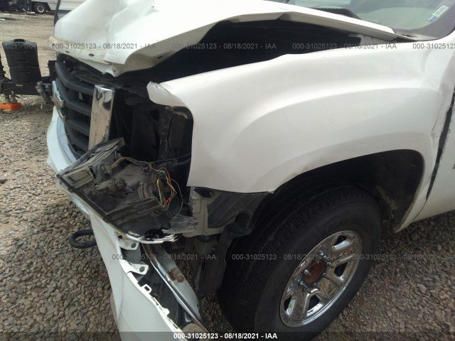 Photo 5 VIN: 1GT4CZBG7AF145347 - GMC SIERRA 2500HD 