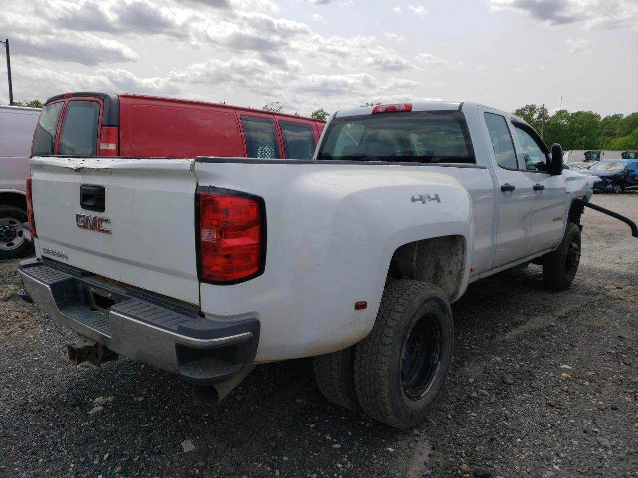 Photo 2 VIN: 1GT521C81FZ115587 - GMC SIERRA 