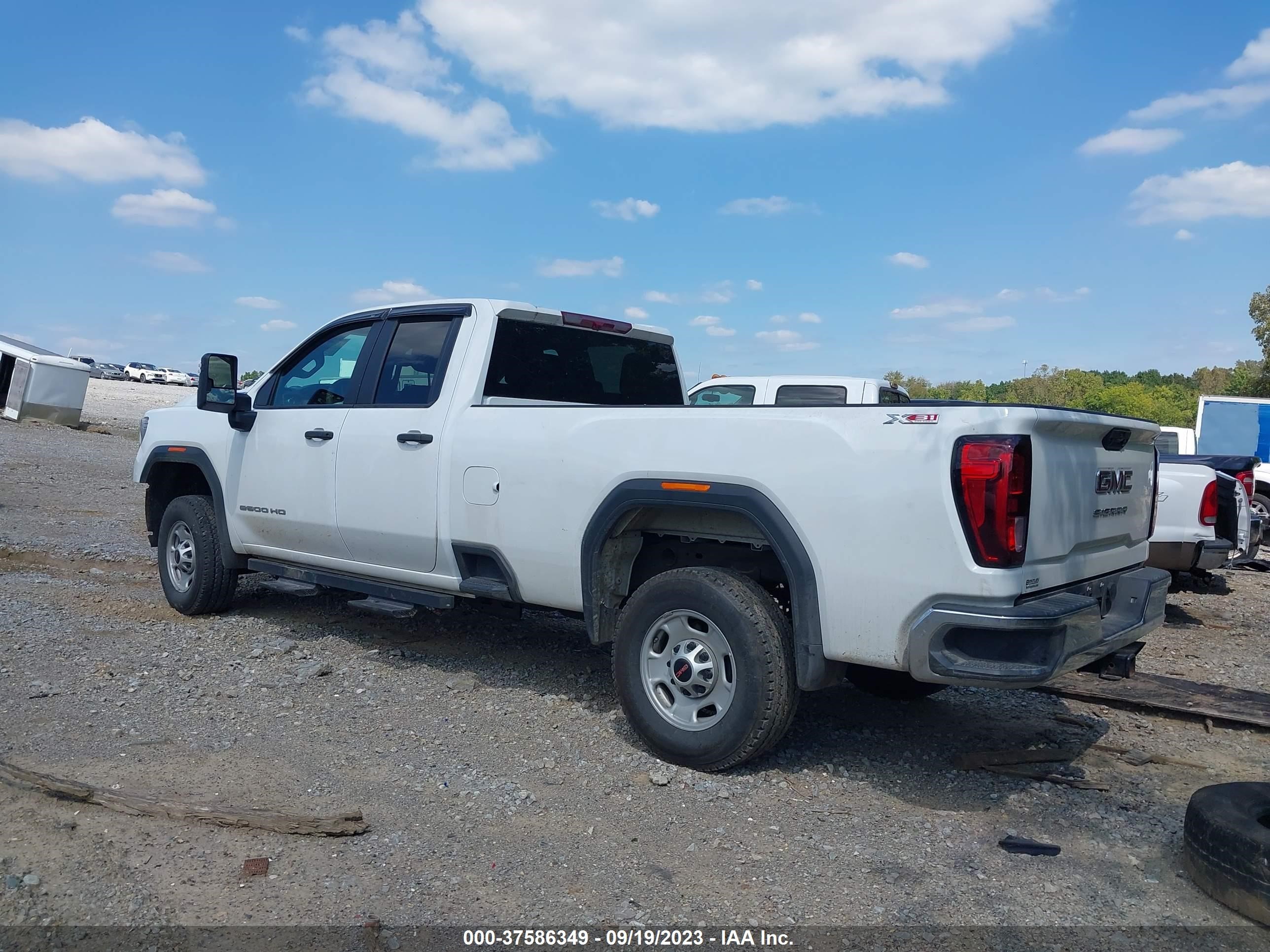 Photo 2 VIN: 1GT59LE79NF340531 - GMC SIERRA 