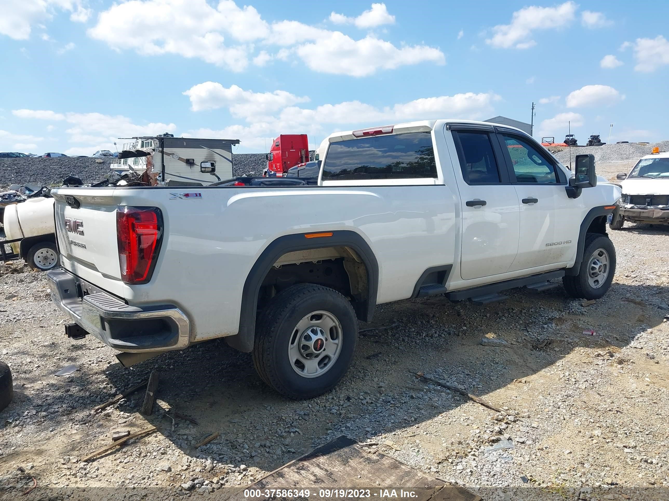 Photo 3 VIN: 1GT59LE79NF340531 - GMC SIERRA 