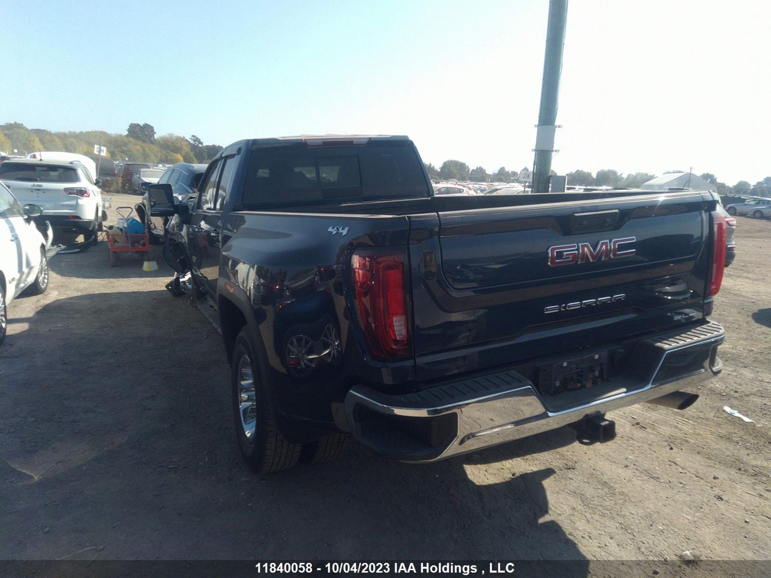 Photo 2 VIN: 1GT59TE72NF158380 - GMC NULL 