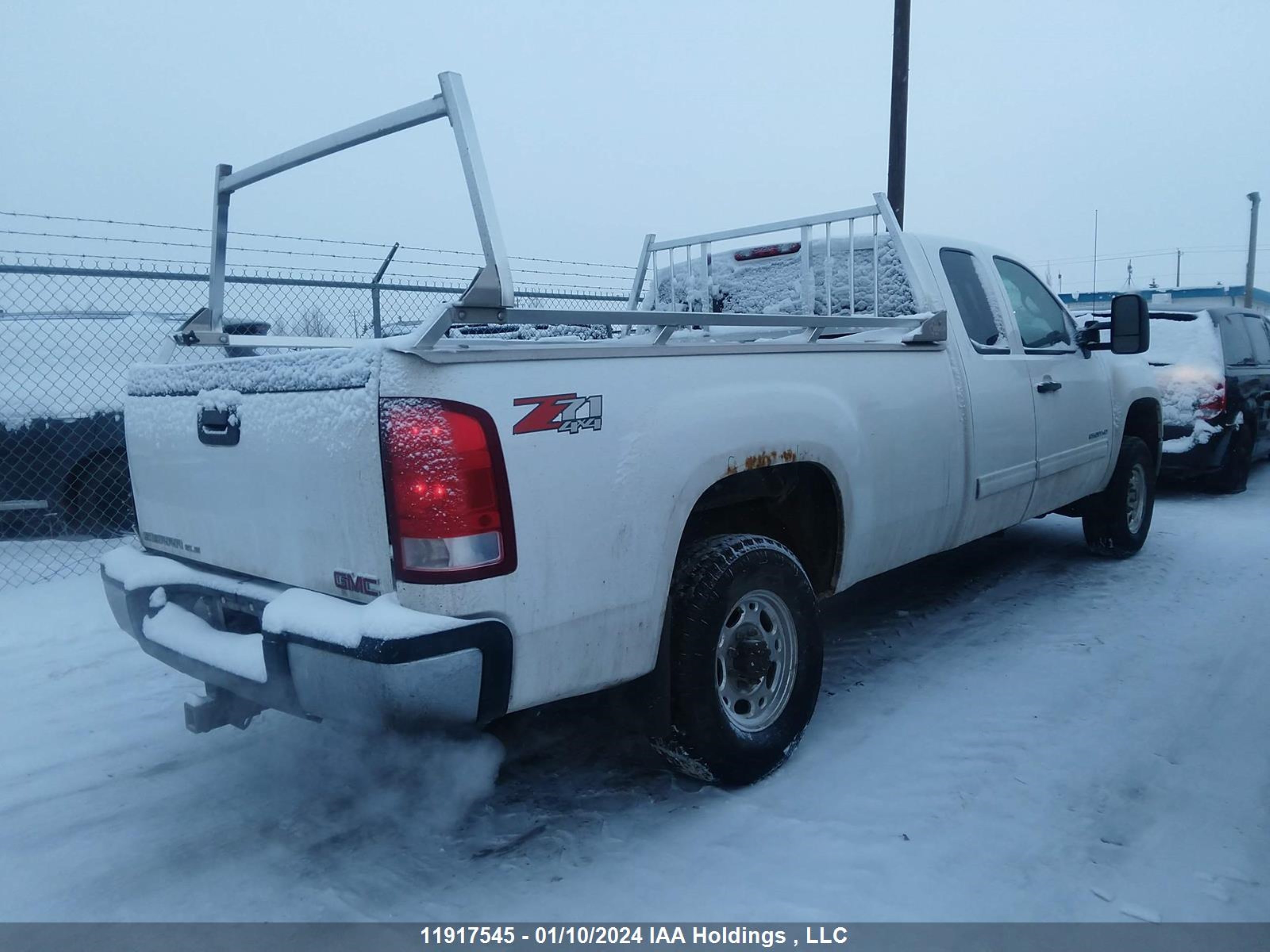 Photo 3 VIN: 1GT5K0BG9AZ243426 - GMC SIERRA 