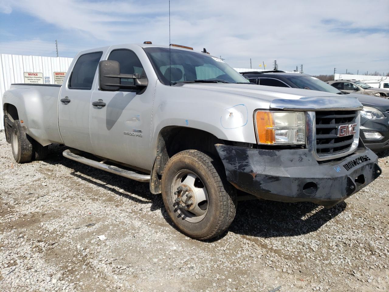 Photo 3 VIN: 1GT7K2B6XAF134051 - GMC SIERRA 