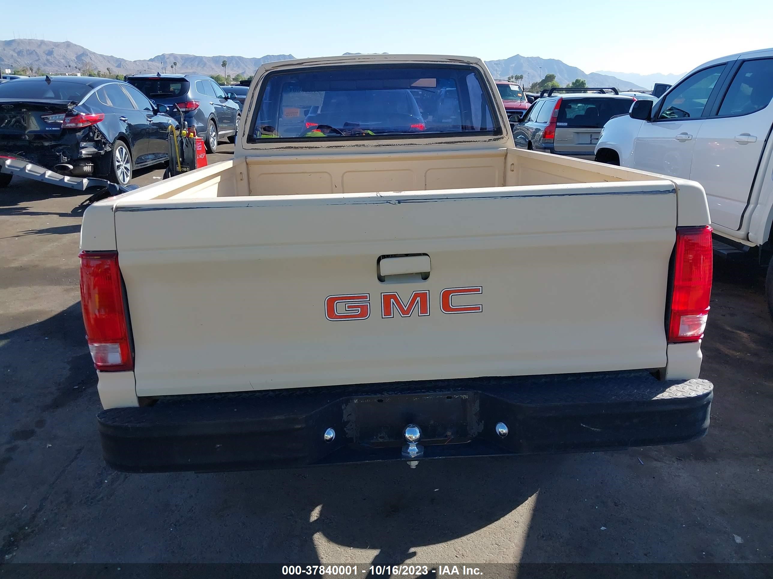 Photo 15 VIN: 1GTBS14A6F2543894 - GMC NULL 