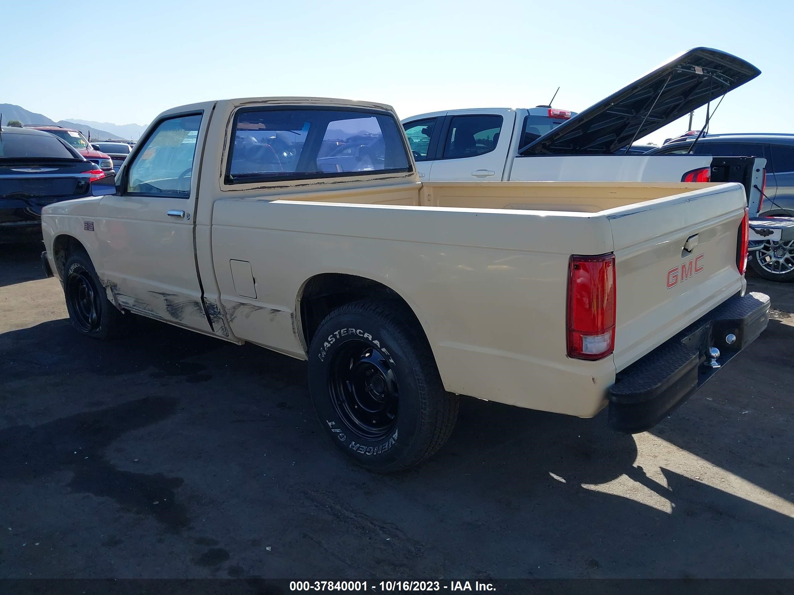 Photo 2 VIN: 1GTBS14A6F2543894 - GMC NULL 