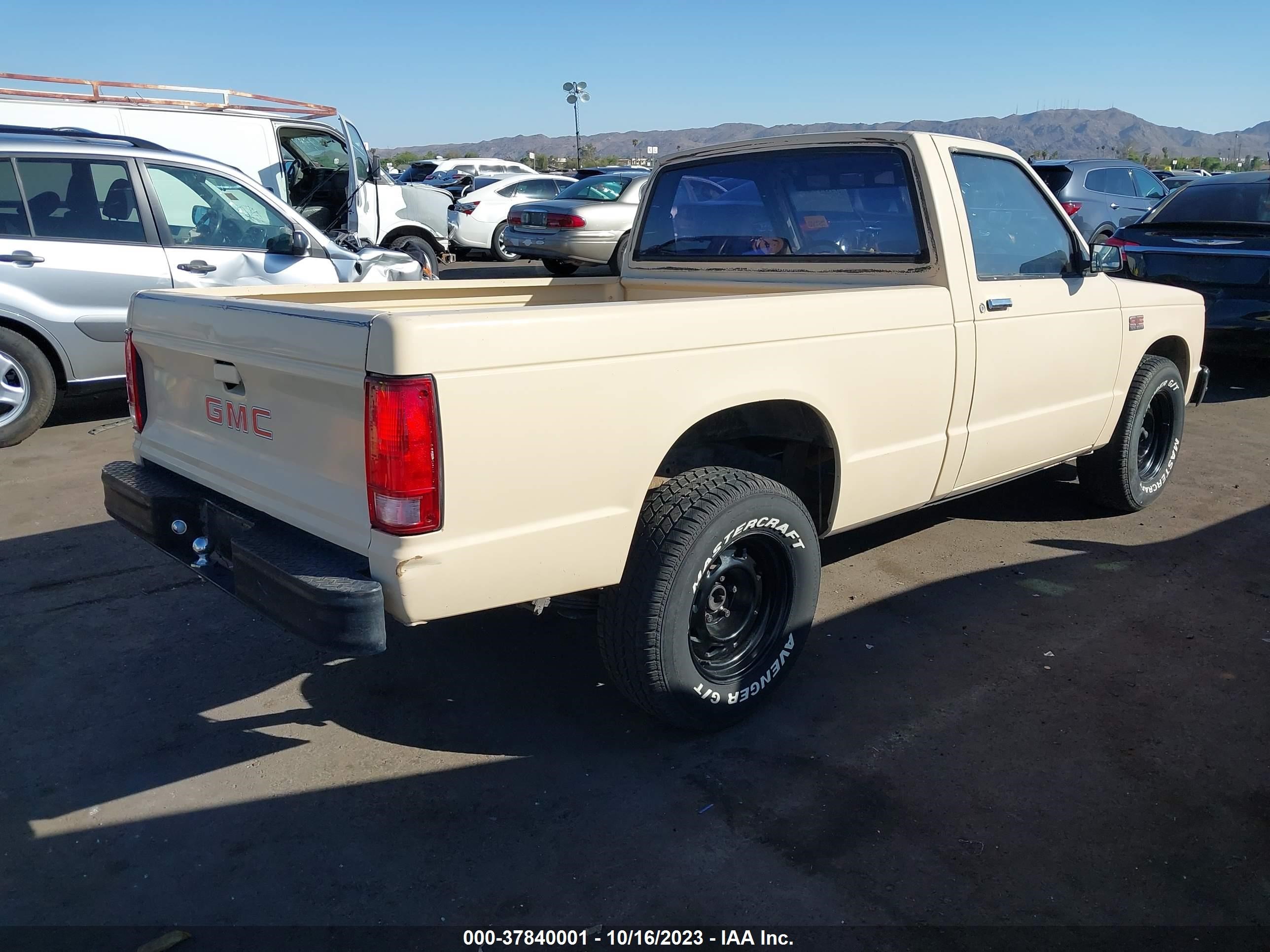 Photo 3 VIN: 1GTBS14A6F2543894 - GMC NULL 