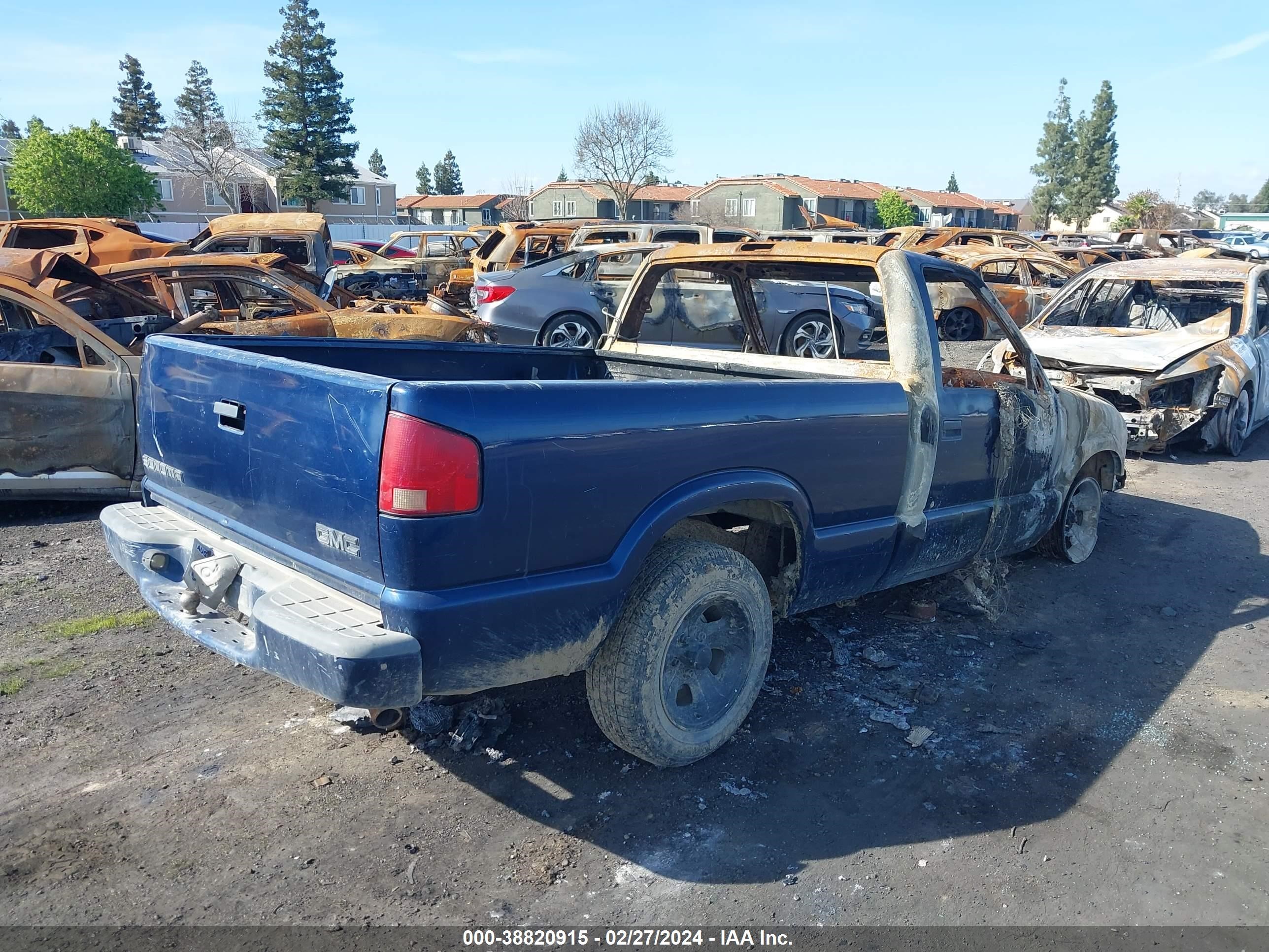 Photo 3 VIN: 1GTCS1440X8534234 - GMC SONOMA 