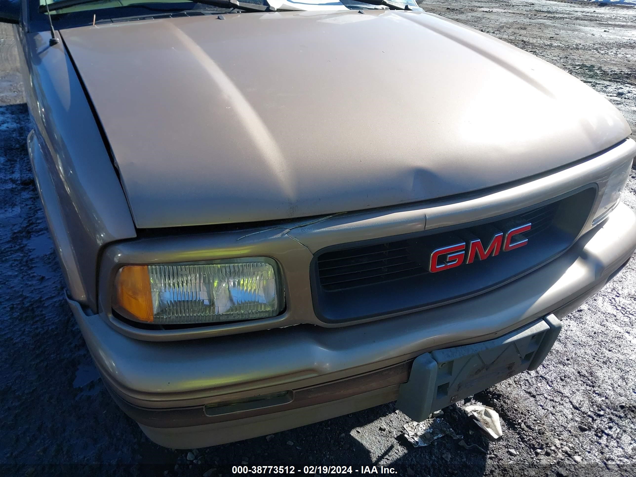 Photo 5 VIN: 1GTCS1441T8528386 - GMC SONOMA 