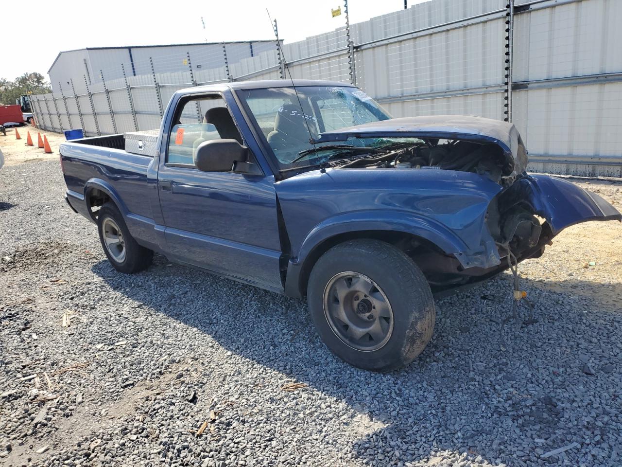 Photo 3 VIN: 1GTCS1443YK156513 - GMC SONOMA 