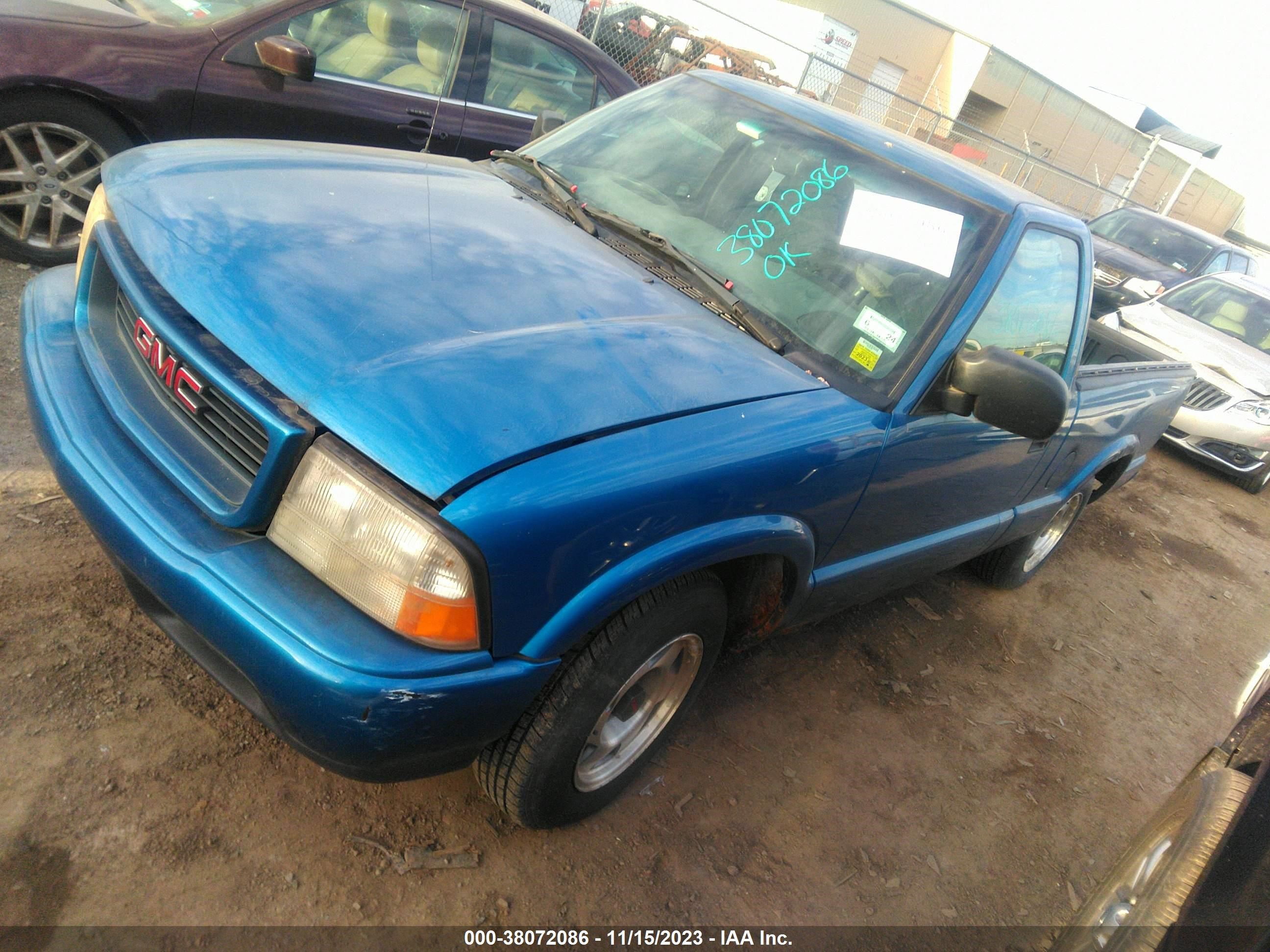 Photo 1 VIN: 1GTCS1443YK162117 - GMC SONOMA 