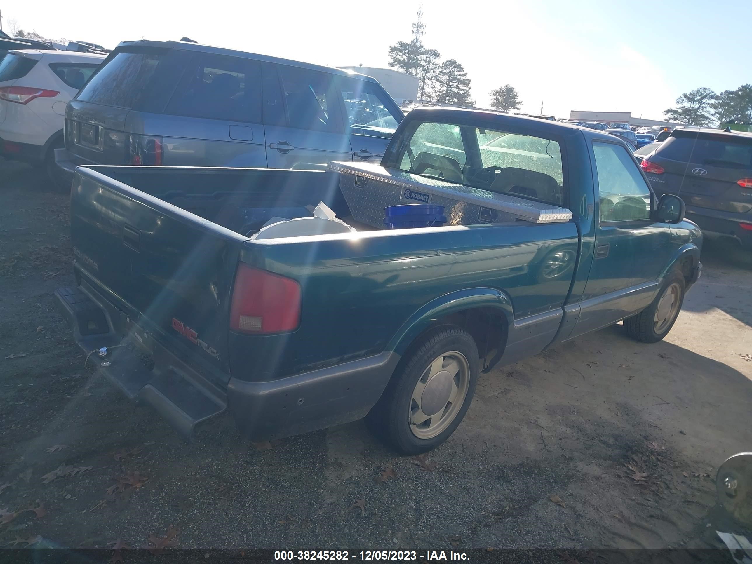 Photo 3 VIN: 1GTCS1444V8511584 - GMC SONOMA 