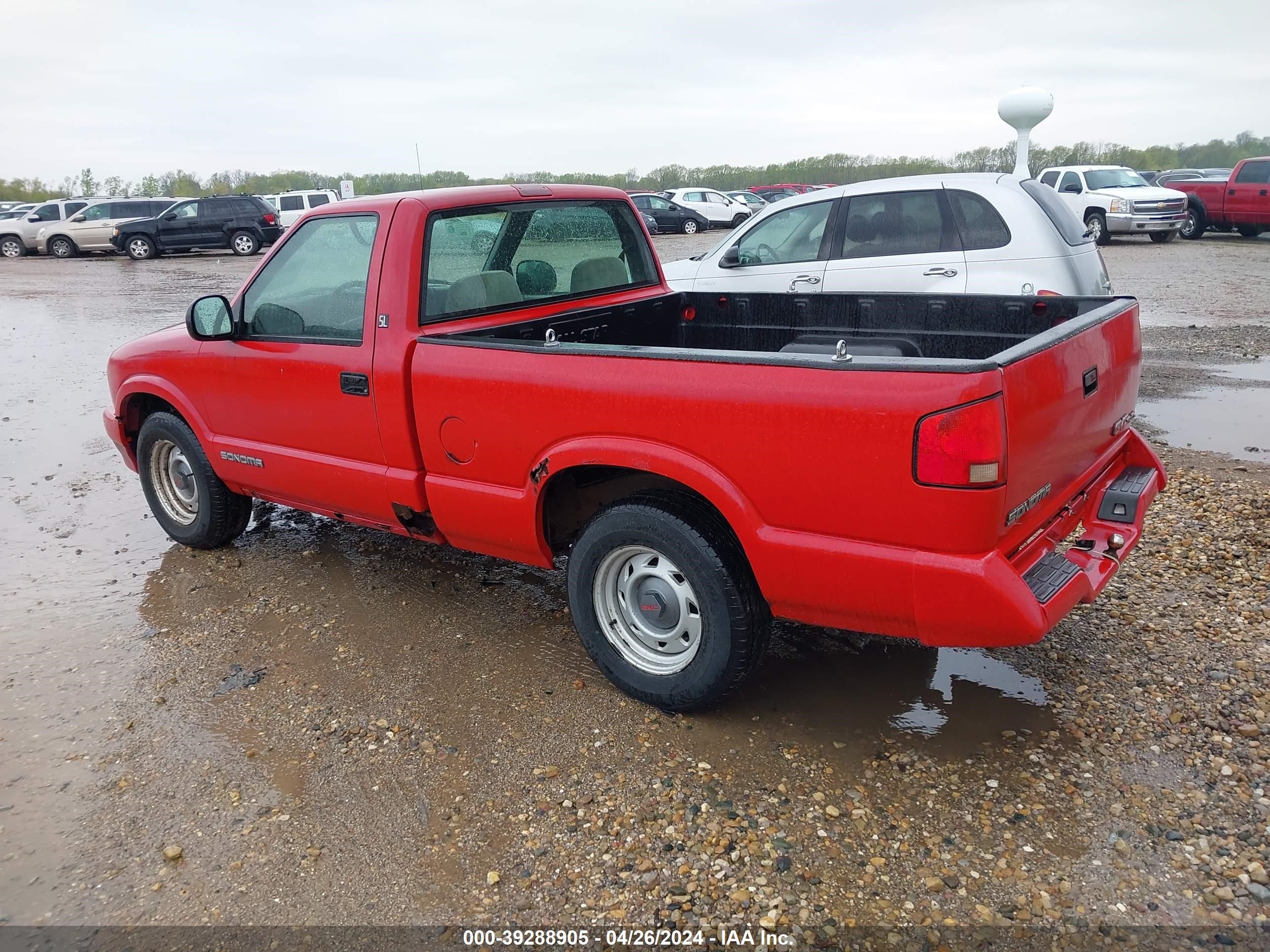 Photo 2 VIN: 1GTCS1445S8519463 - GMC SONOMA 