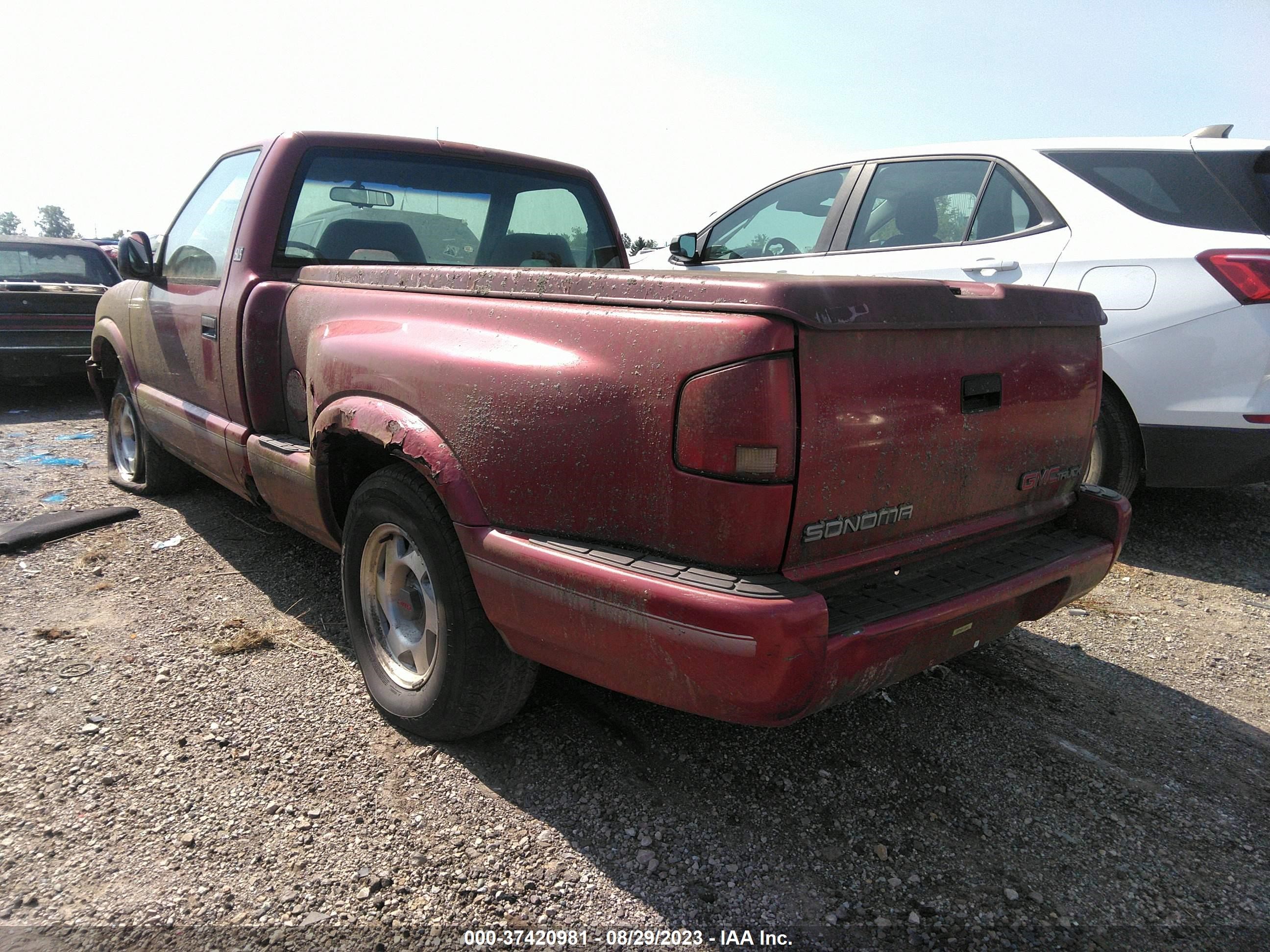 Photo 2 VIN: 1GTCS1447V8509263 - GMC SONOMA 