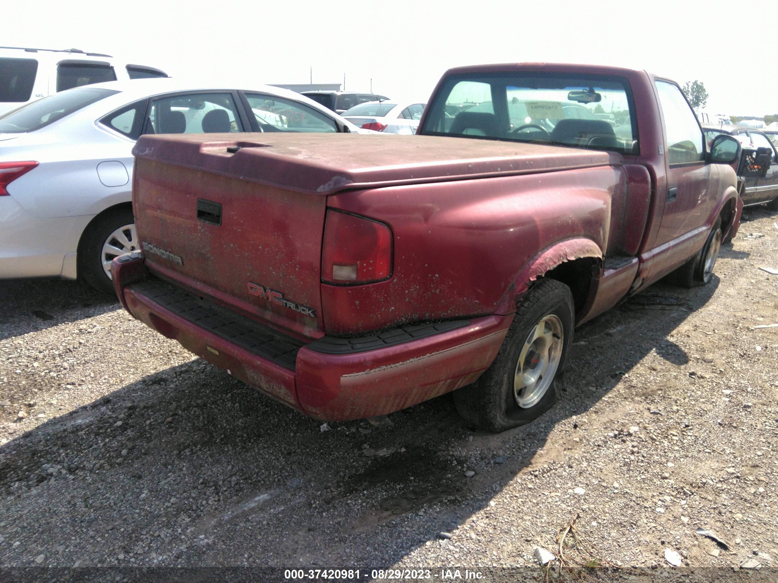 Photo 3 VIN: 1GTCS1447V8509263 - GMC SONOMA 