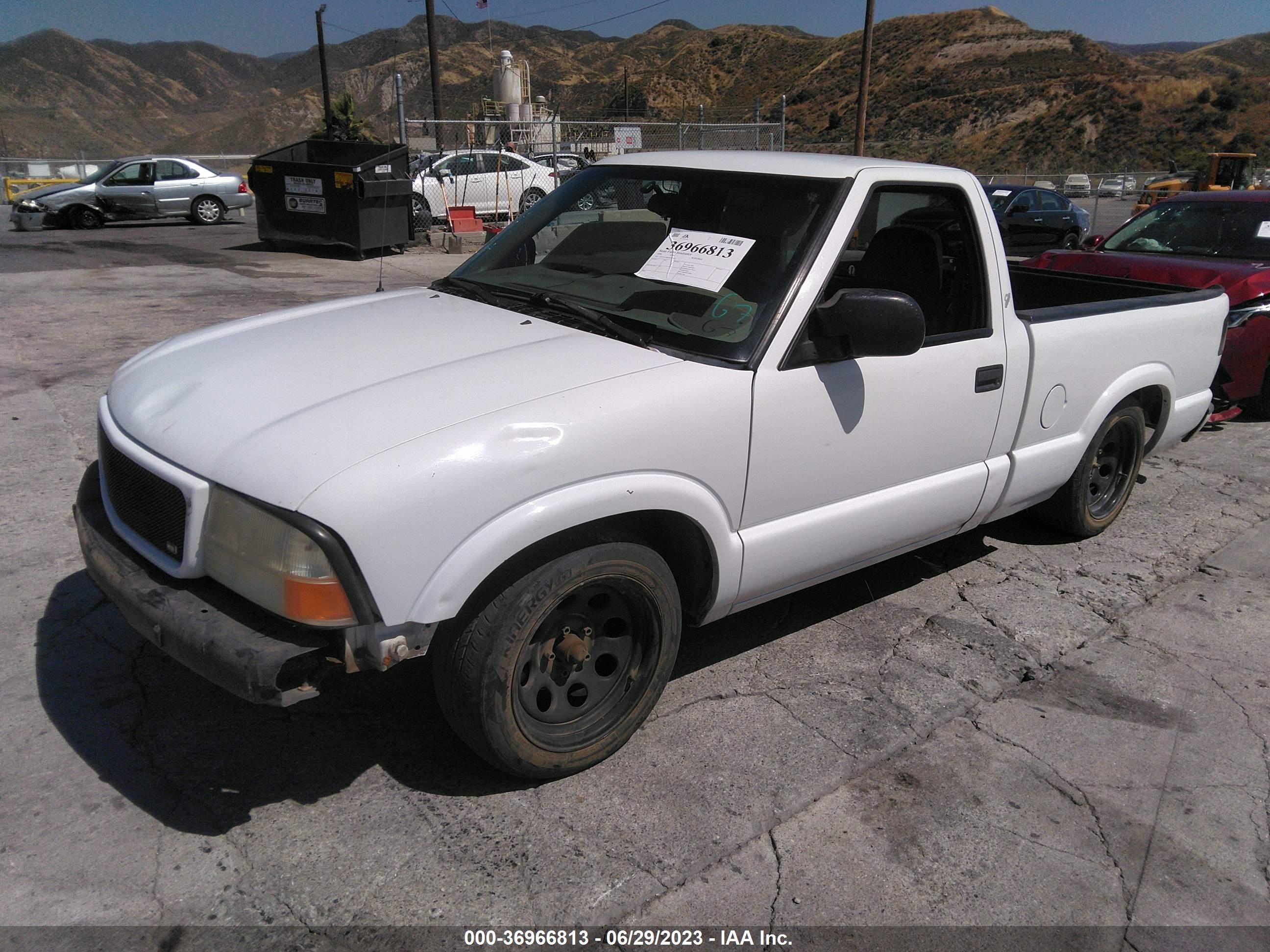 Photo 1 VIN: 1GTCS1448X8508464 - GMC SONOMA 