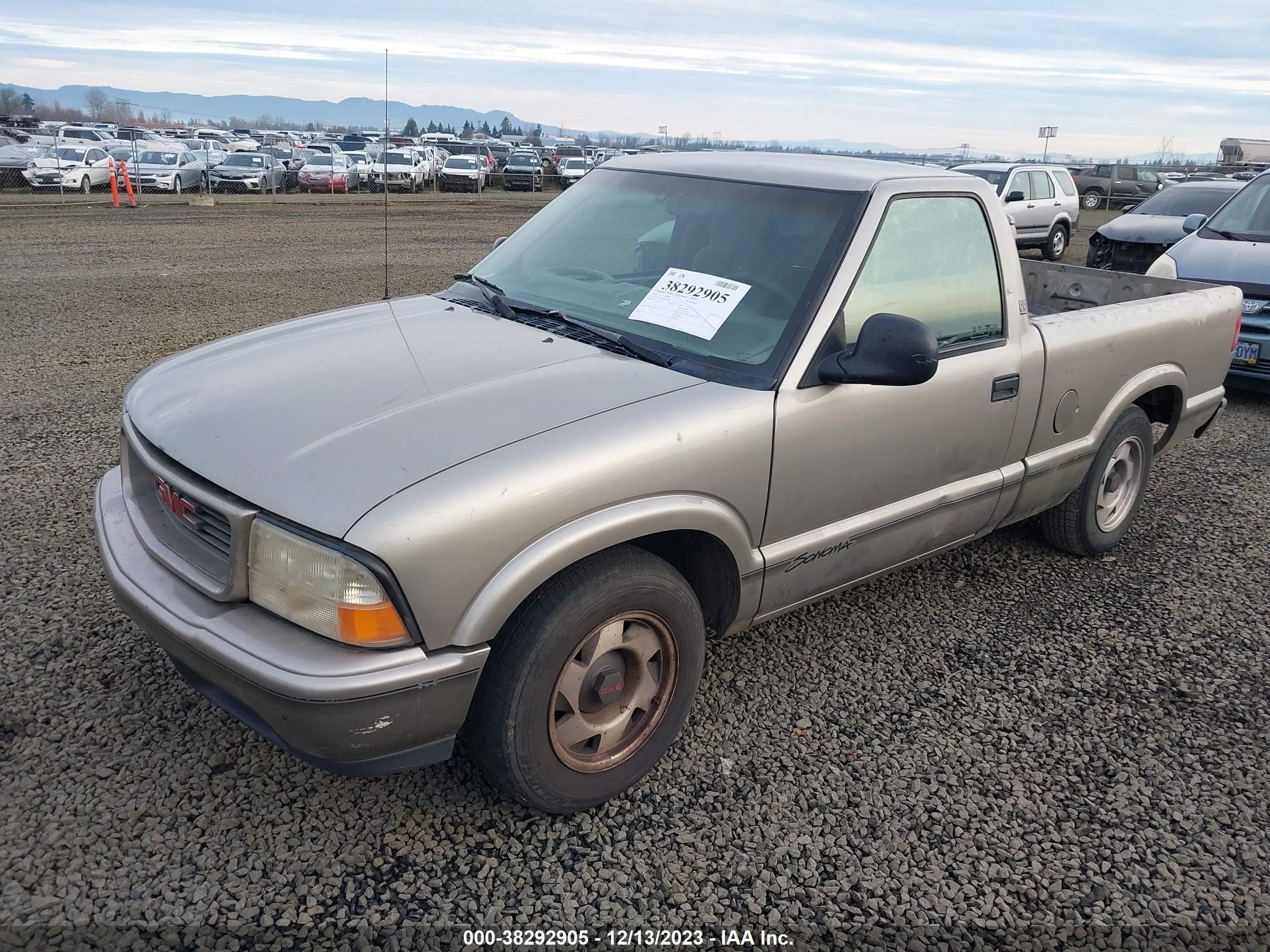 Photo 1 VIN: 1GTCS1449W8530763 - GMC SONOMA 