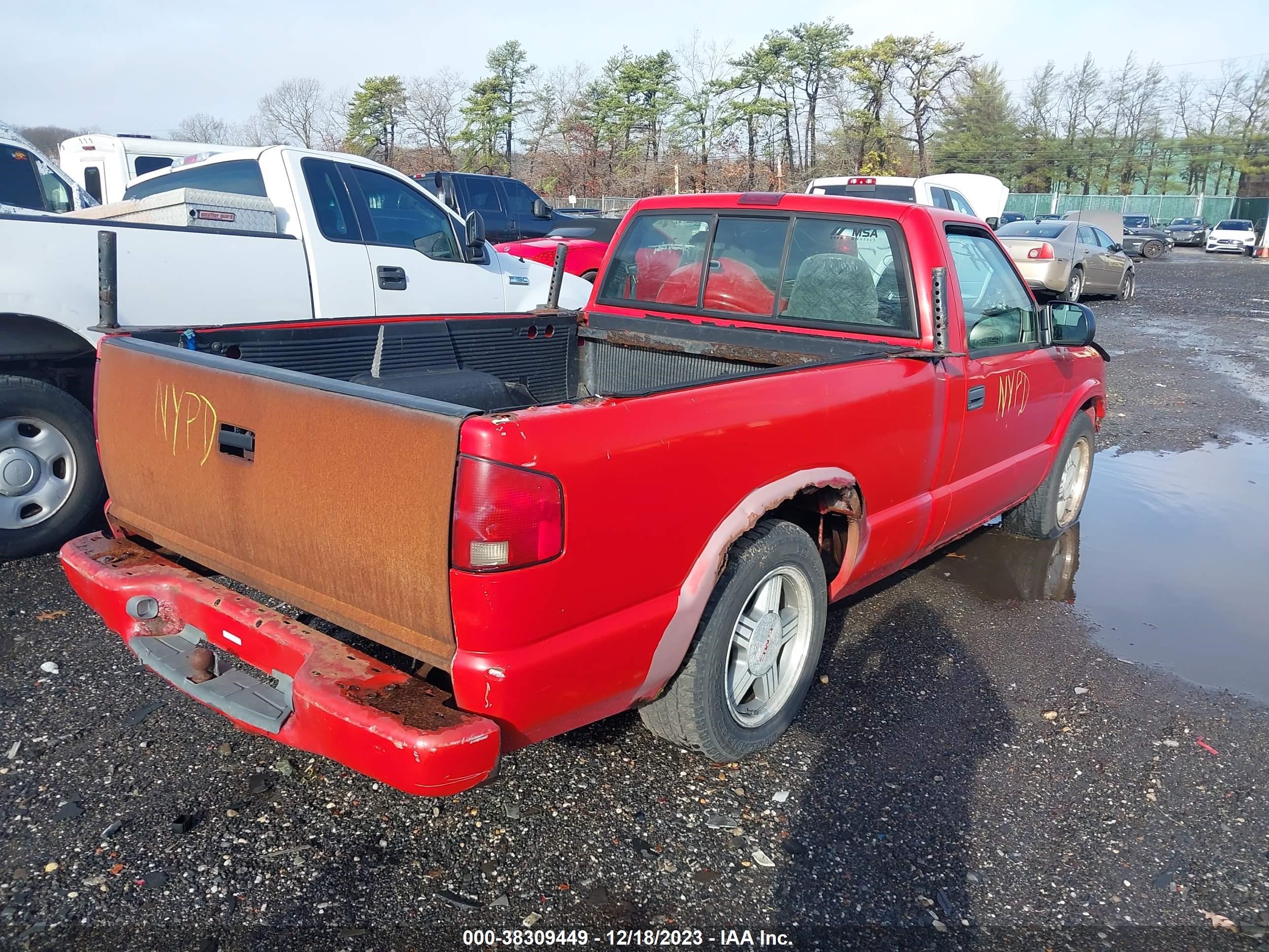 Photo 3 VIN: 1GTCS144XX8520115 - GMC SONOMA 