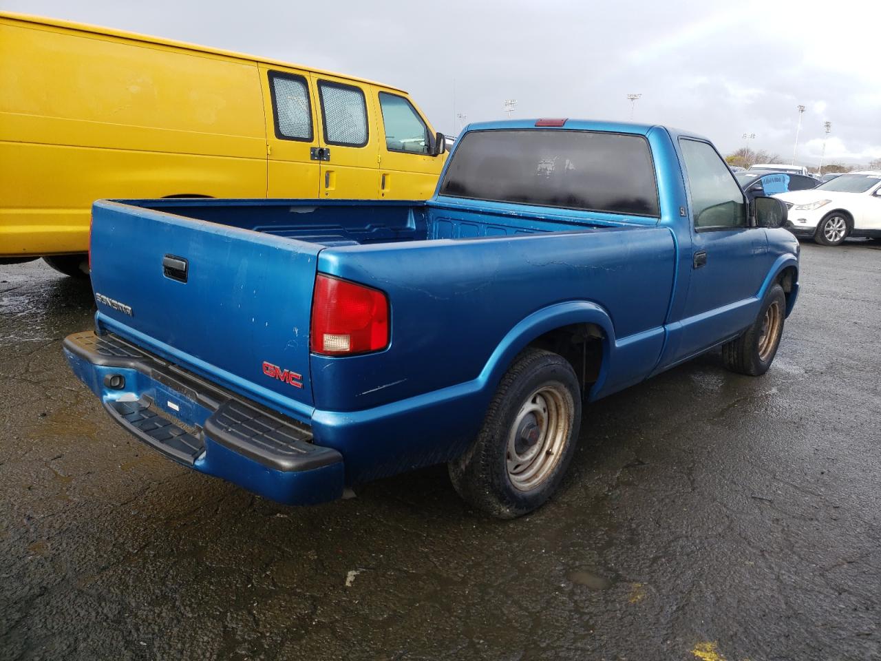 Photo 2 VIN: 1GTCS145828131474 - GMC SONOMA 