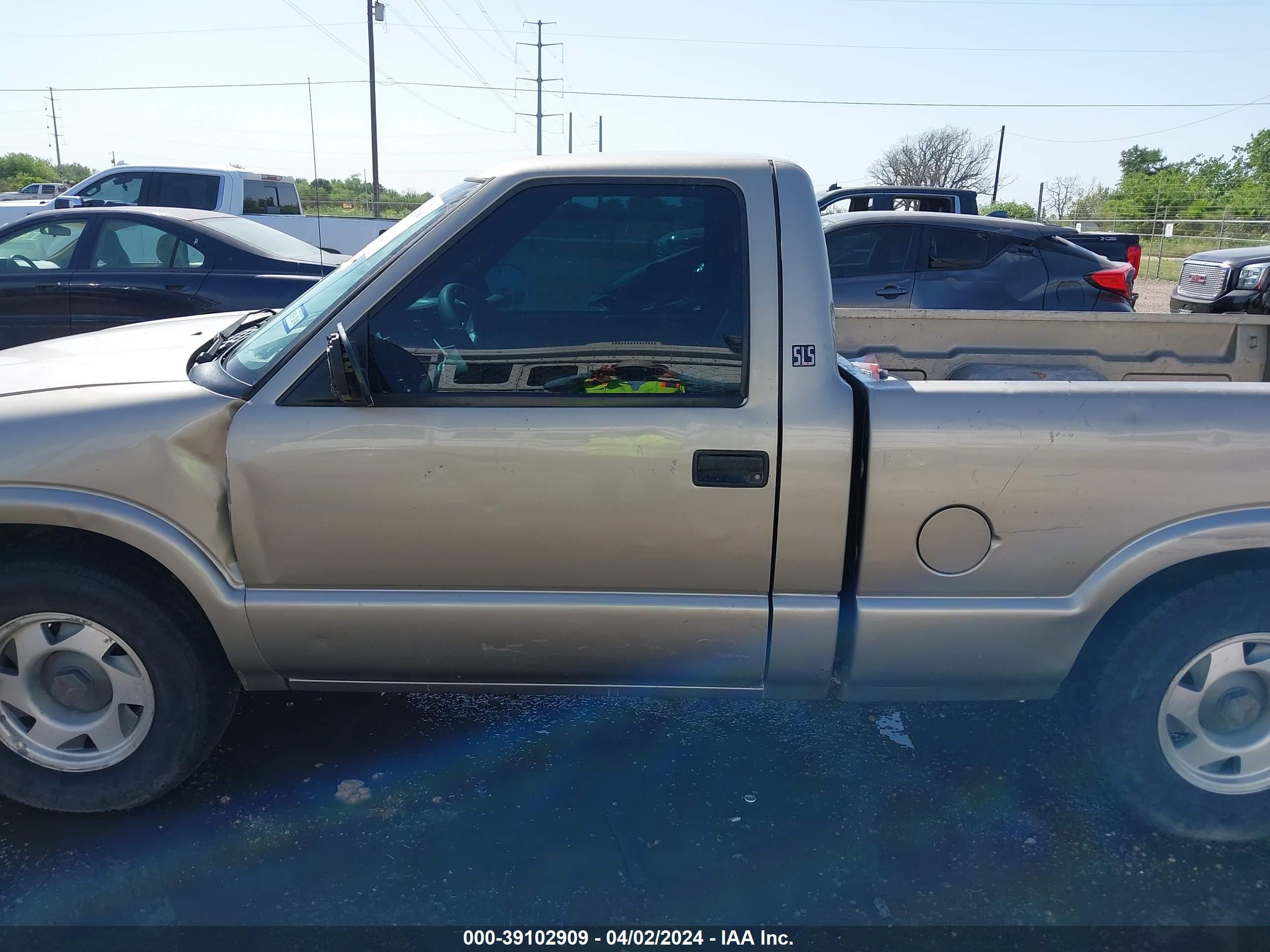 Photo 13 VIN: 1GTCS145XY8254735 - GMC SONOMA 